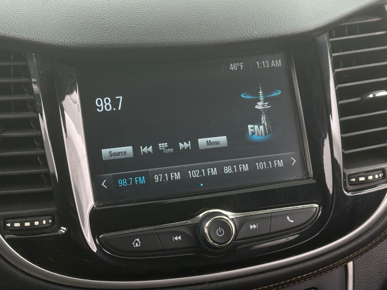 Thumbnail: 2017 Chevrolet Trax - 3