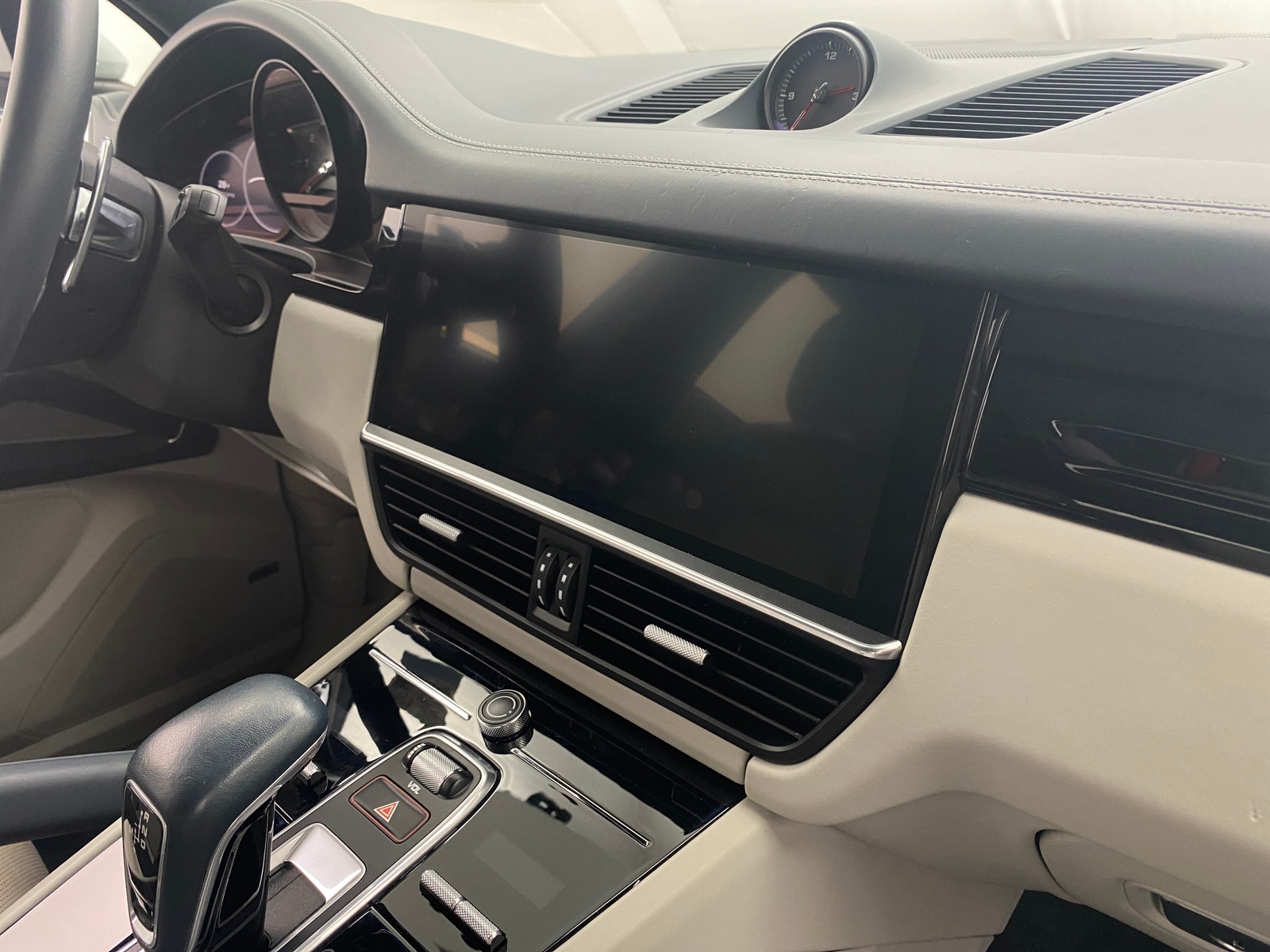 Thumbnail: 2019 Porsche Cayenne - 3