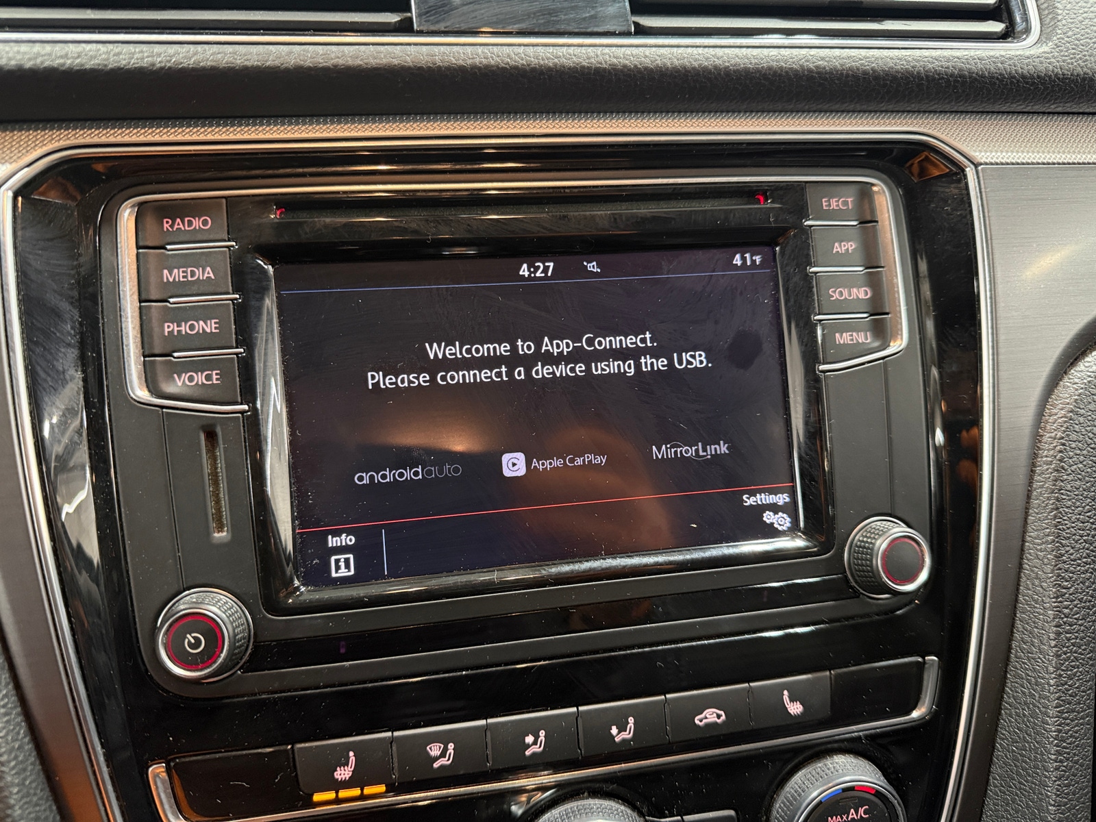 Thumbnail: 2018 Volkswagen Passat - 3