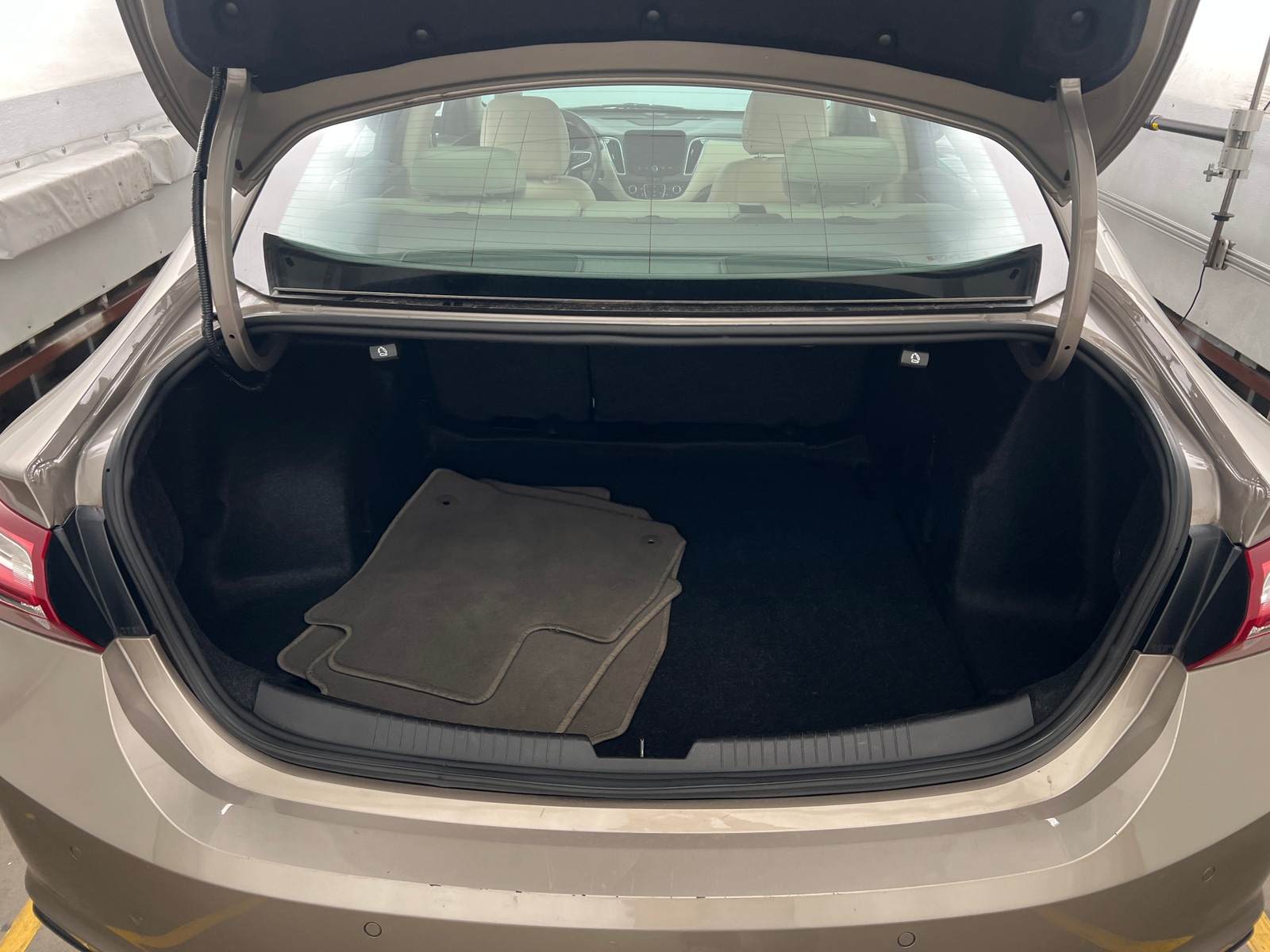 Thumbnail: 2024 Chevrolet Malibu - 6