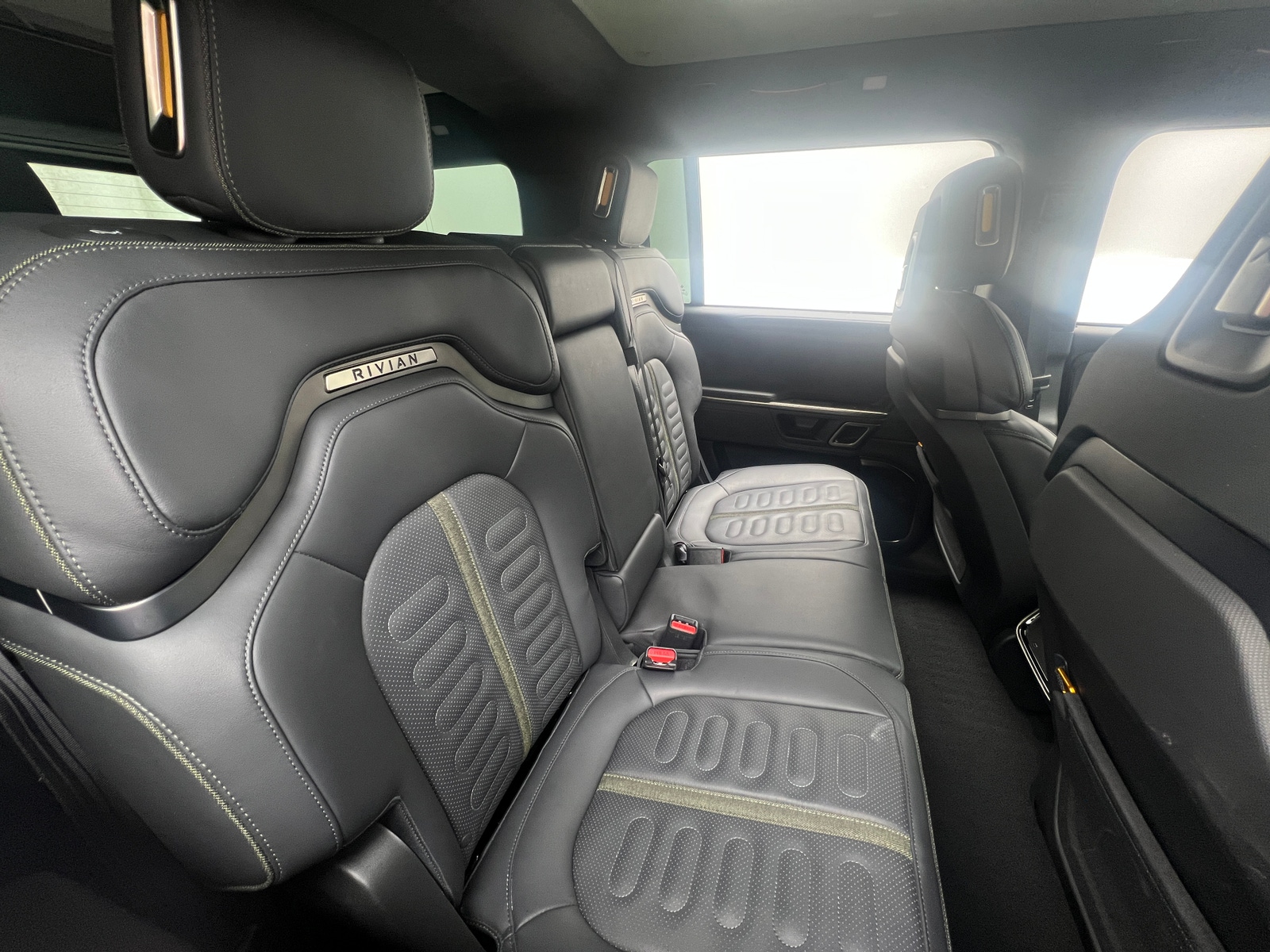 Thumbnail: 2023 Rivian R1S - 5