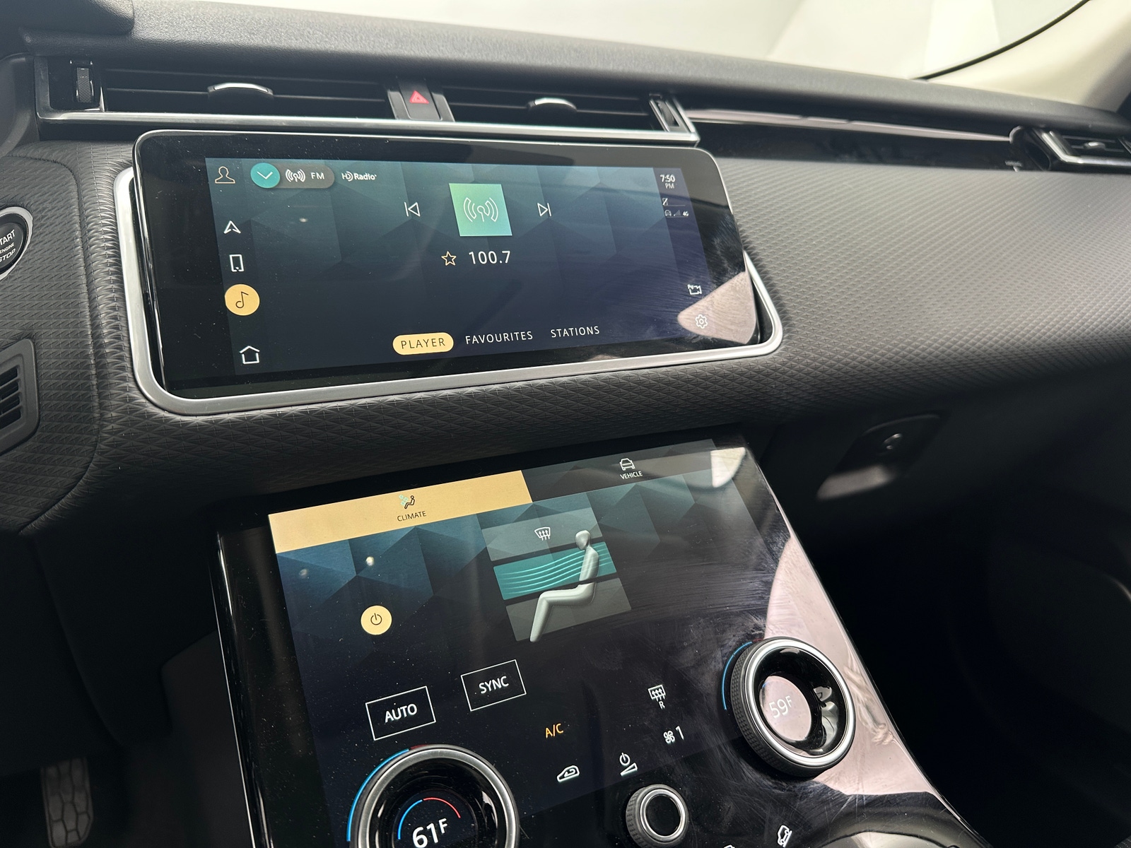 Thumbnail: 2021 Land Rover Range Rover Velar - 3