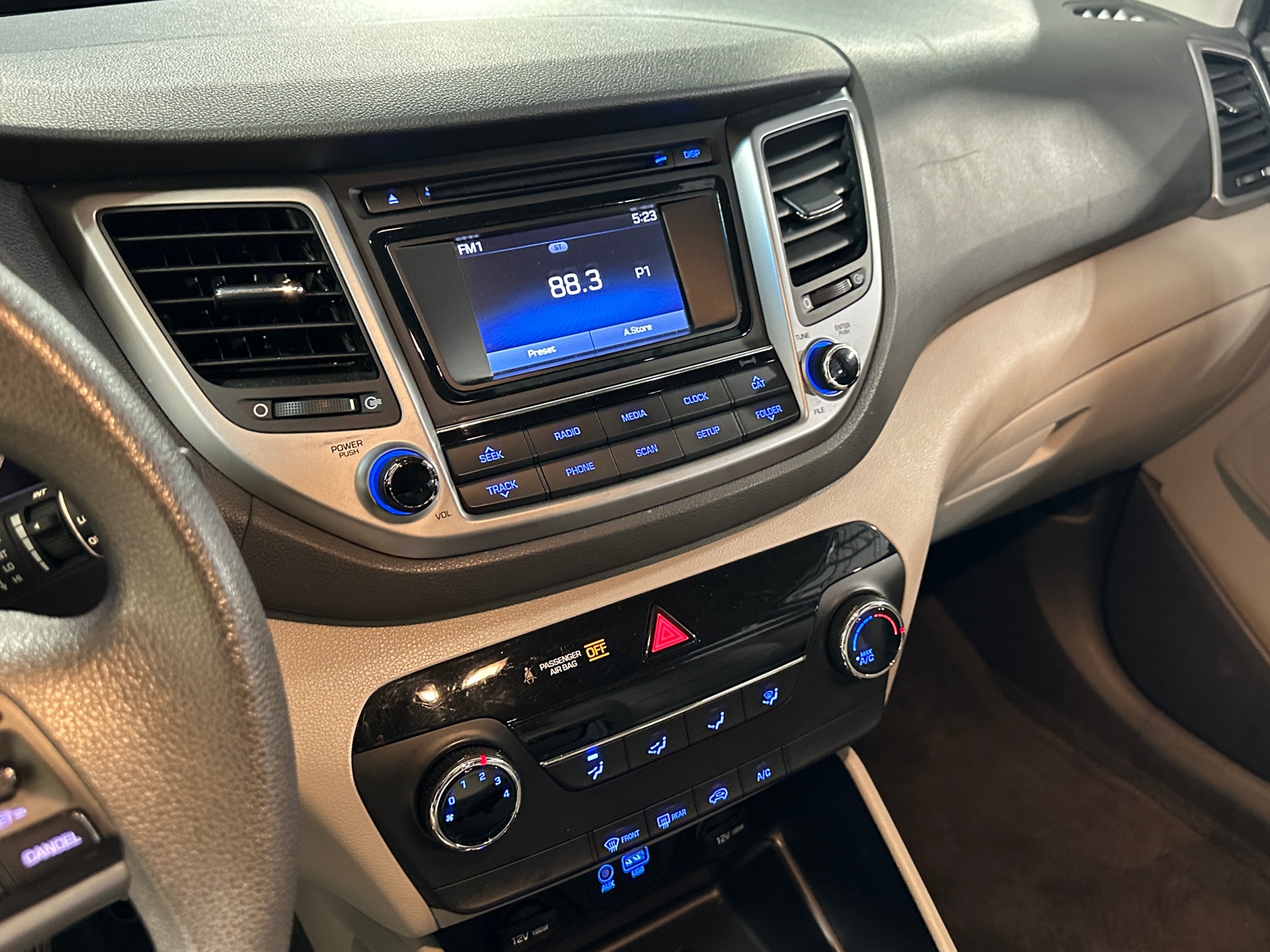 Thumbnail: 2016 Hyundai Tucson - 4