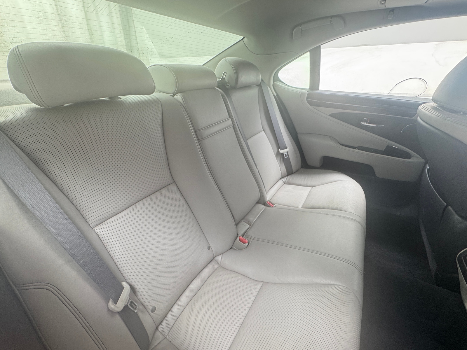 Thumbnail: 2014 Lexus LS - 5