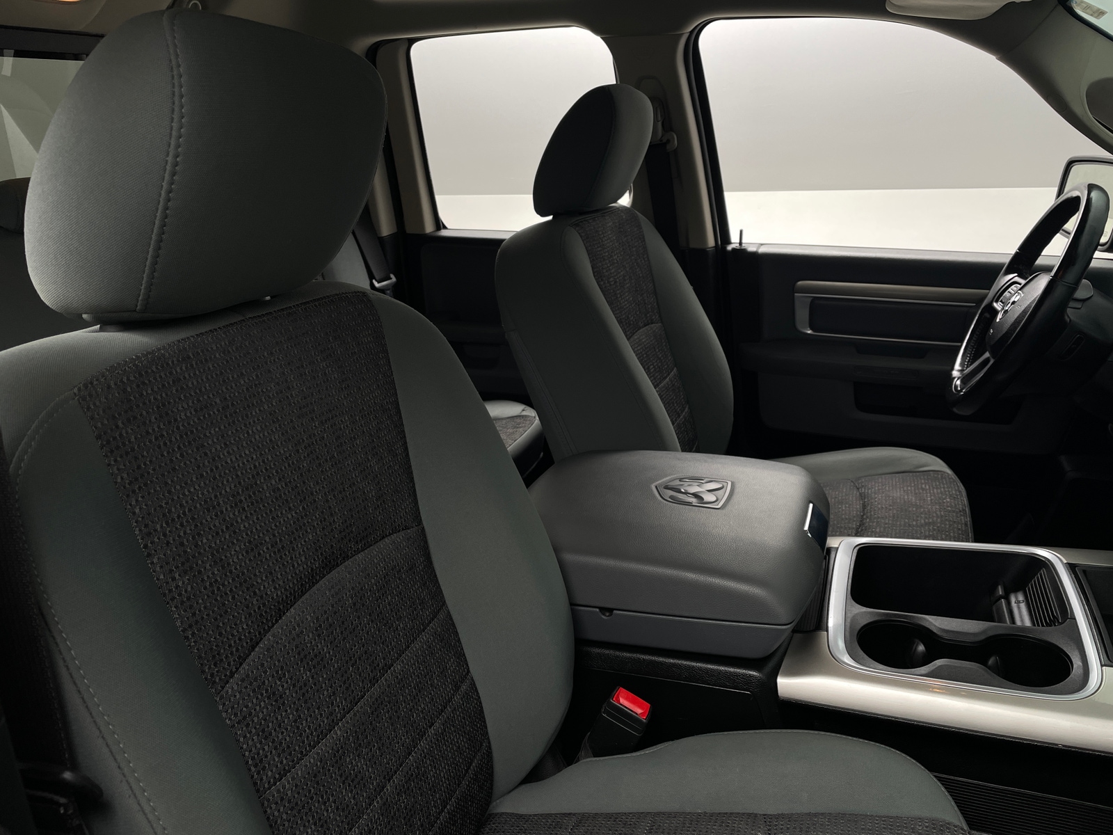 Thumbnail: 2020 RAM 1500 Classic - 2