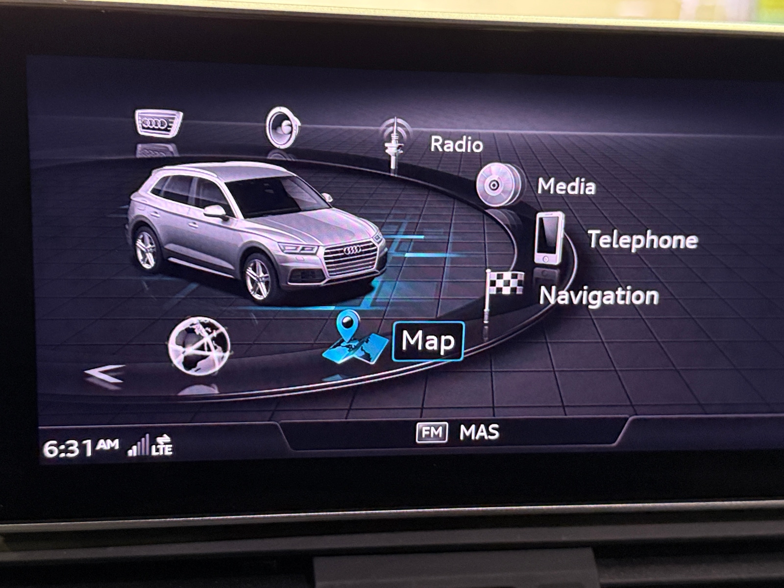 Thumbnail: 2019 Audi SQ5 - 3