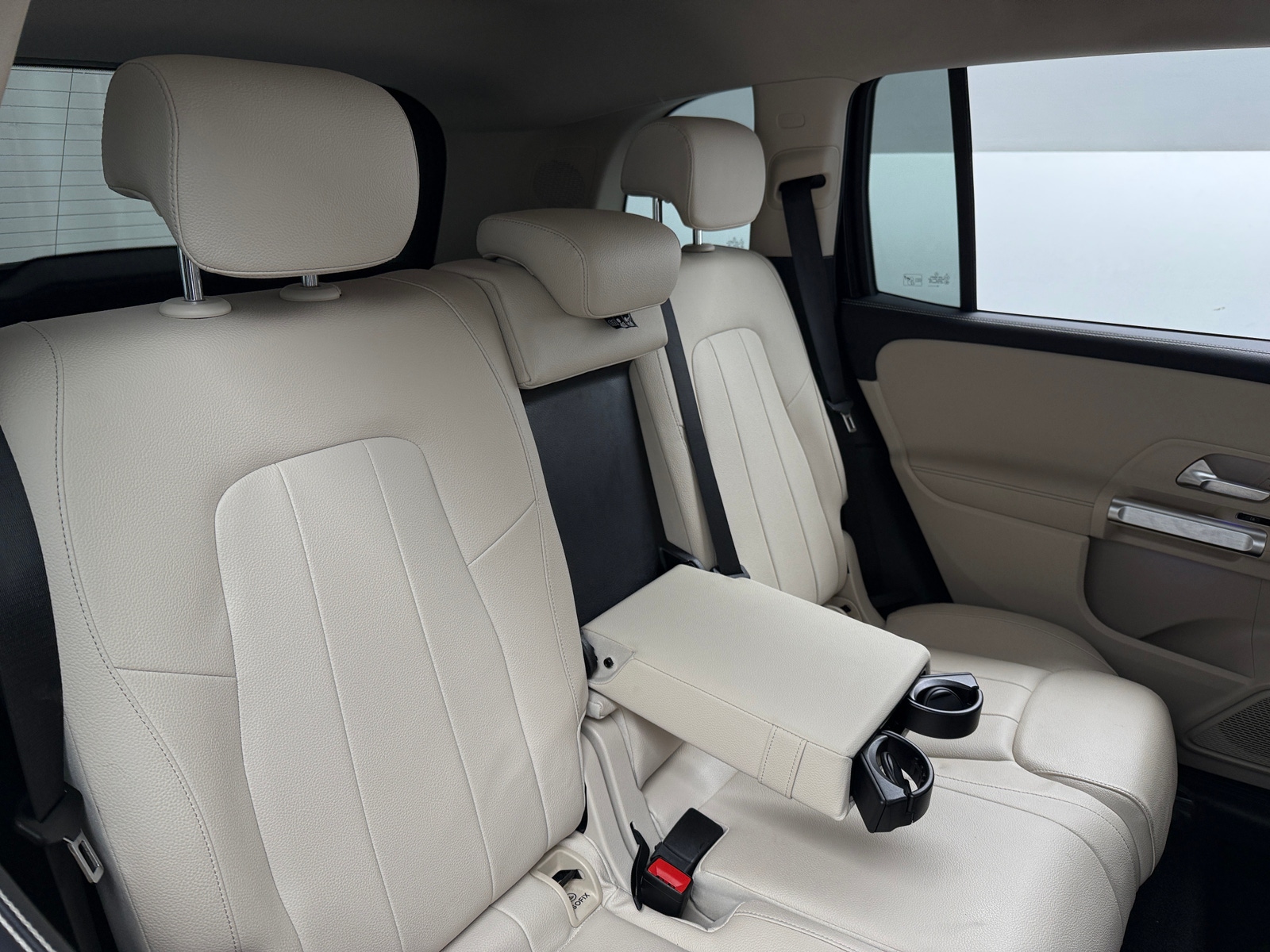 Thumbnail: 2020 Mercedes-Benz GLB - 5