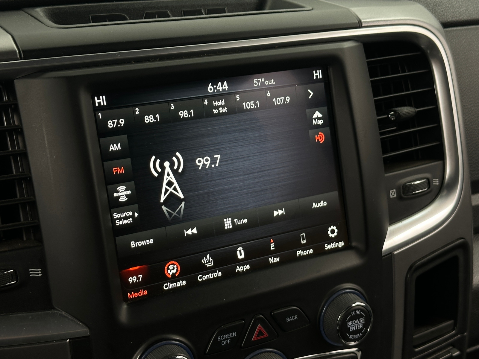 Thumbnail: 2022 RAM 1500 Classic - 4