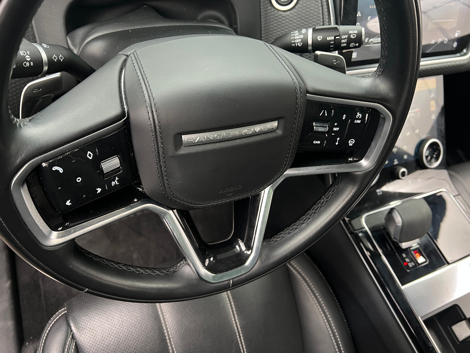 Thumbnail: 2023 Land Rover Range Rover Velar - 4