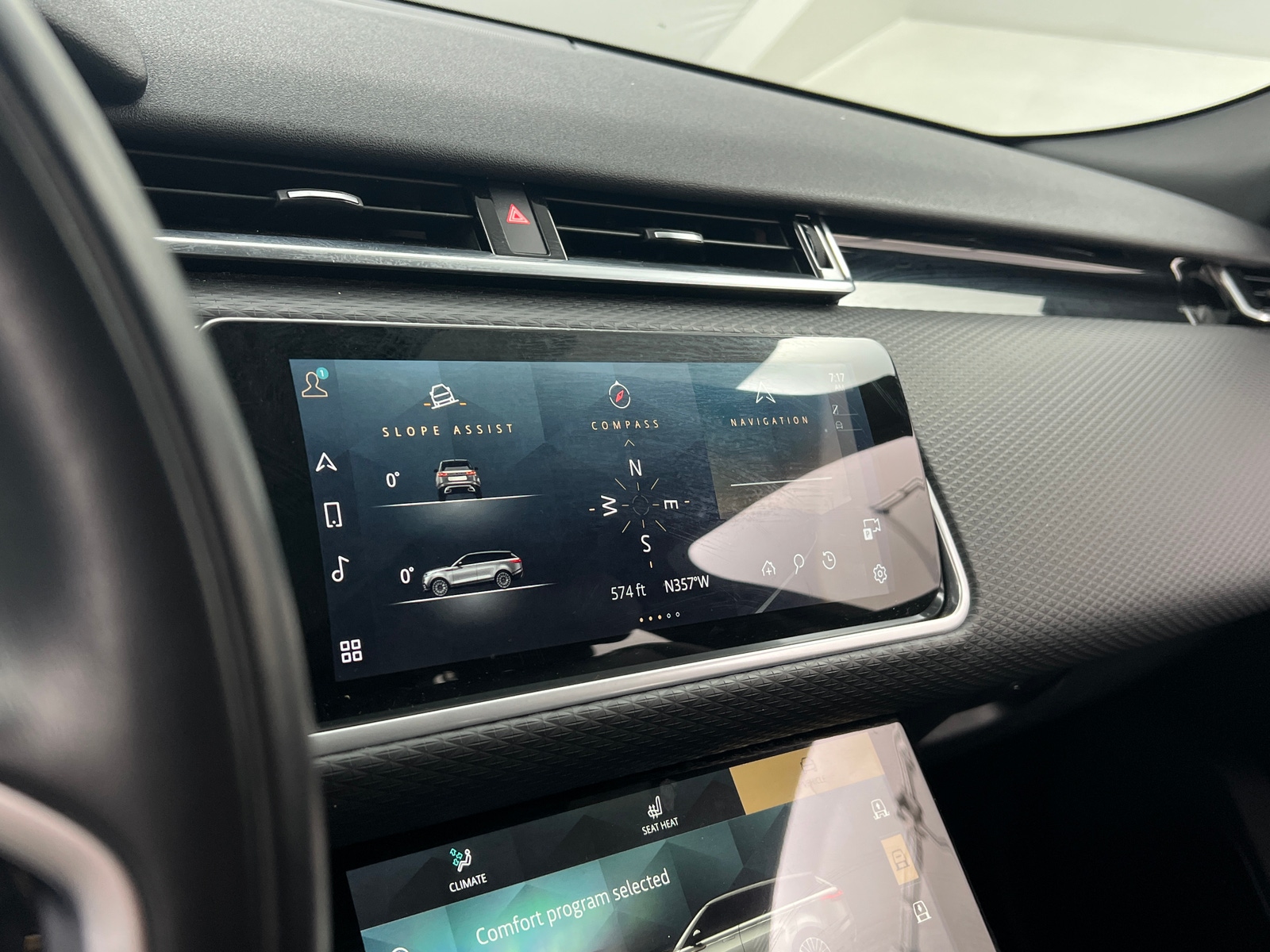 Thumbnail: 2023 Land Rover Range Rover Velar - 3