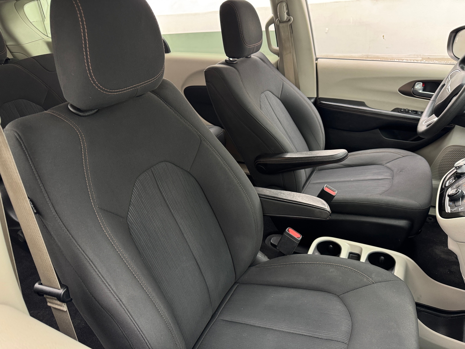 Thumbnail: 2018 Chrysler Pacifica - 2