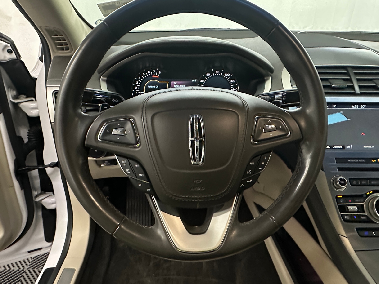 Thumbnail: 2017 Lincoln MKZ - 4