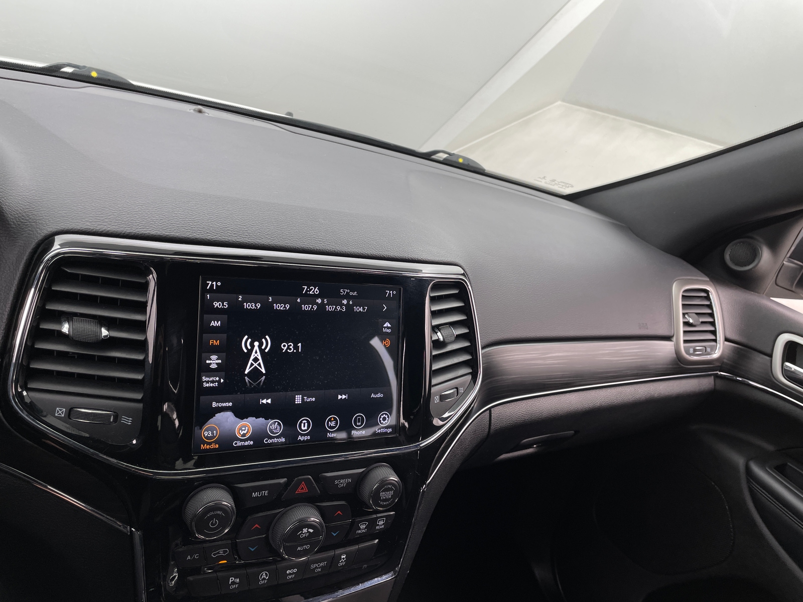 Thumbnail: 2020 Jeep Grand Cherokee - 4