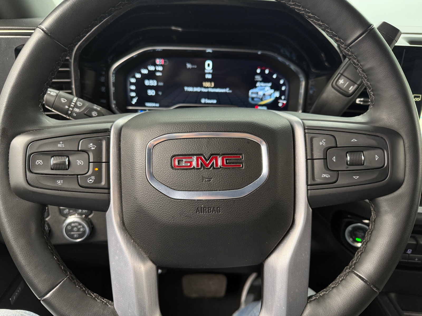 Thumbnail: 2025 GMC Sierra 2500 - 4