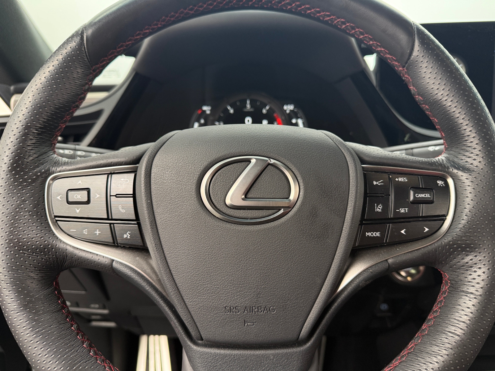 Thumbnail: 2022 Lexus ES - 4