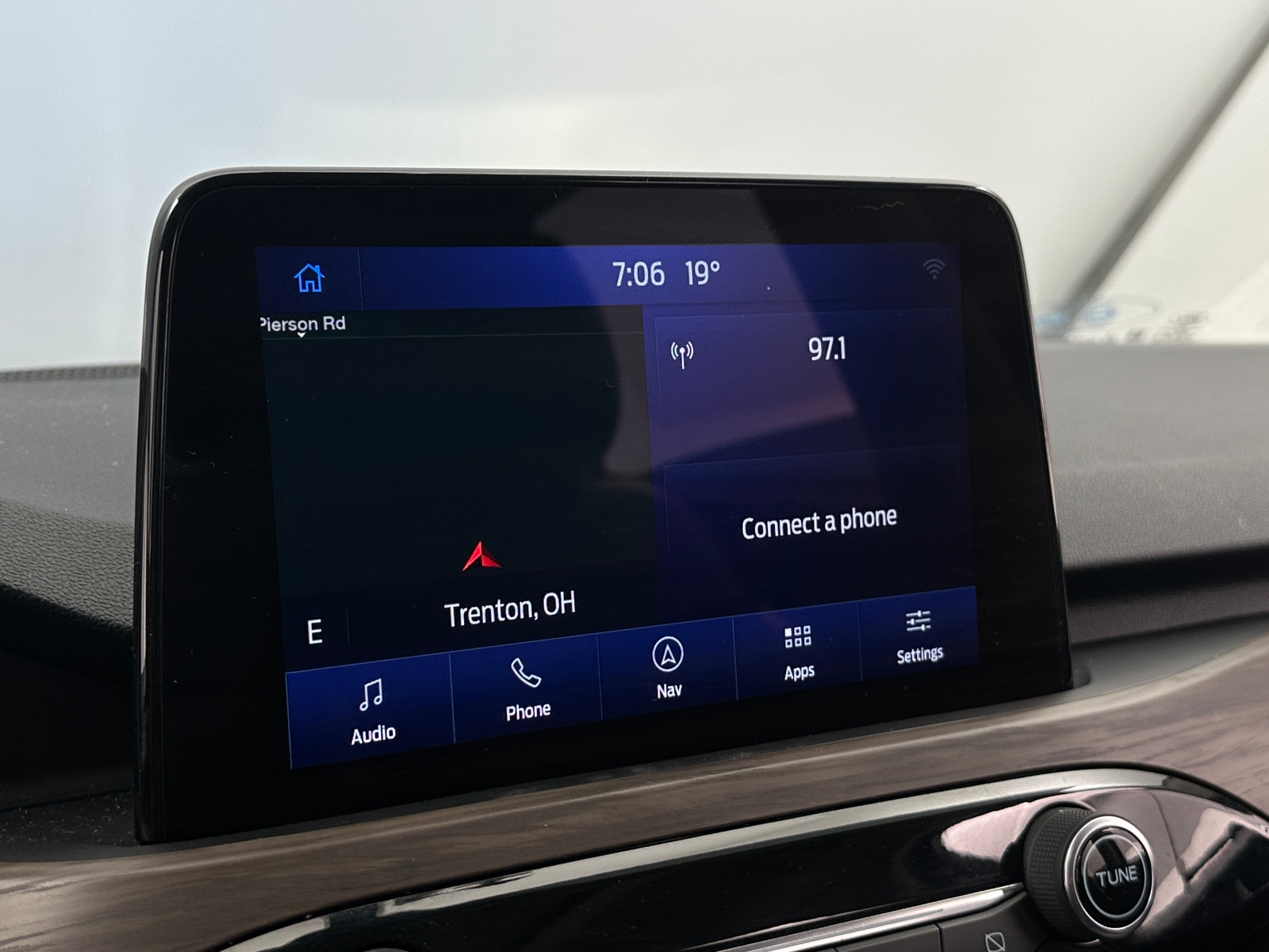 Thumbnail: 2020 Ford Escape - 3