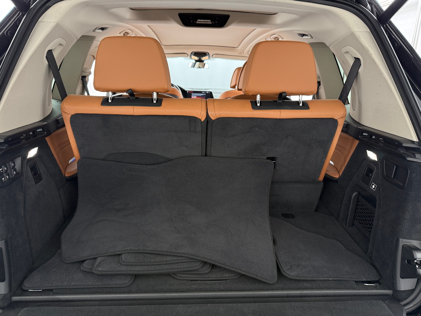 Thumbnail: 2021 BMW X7 - 6