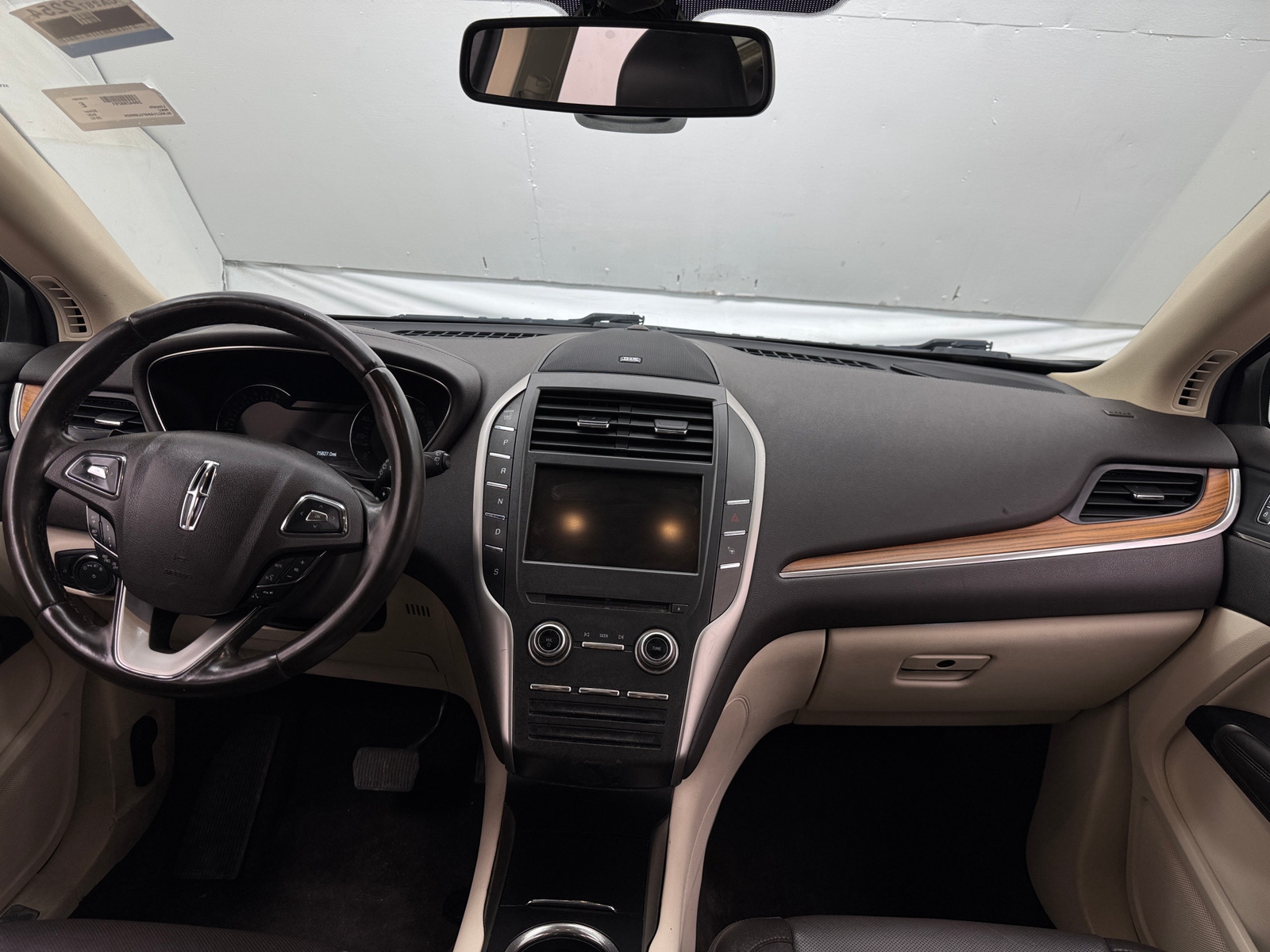 Thumbnail: 2015 Lincoln MKC - 2