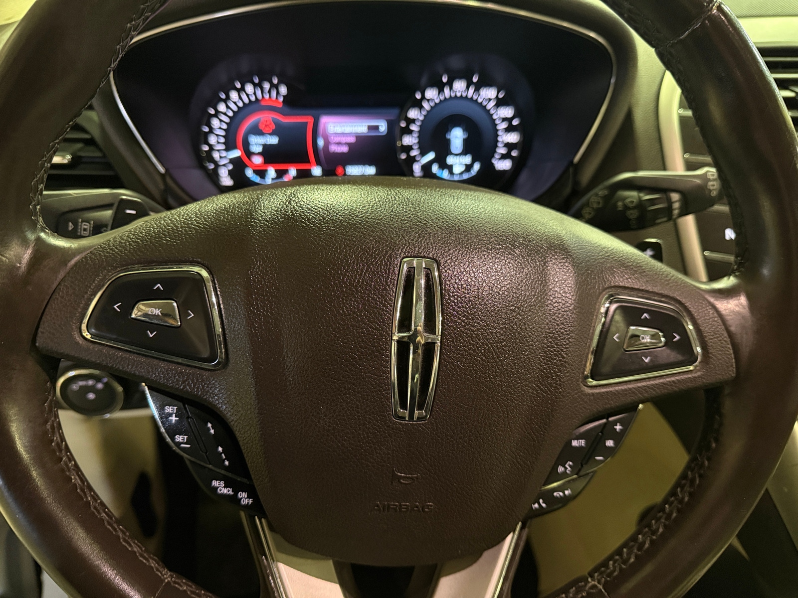 Thumbnail: 2015 Lincoln MKC - 4