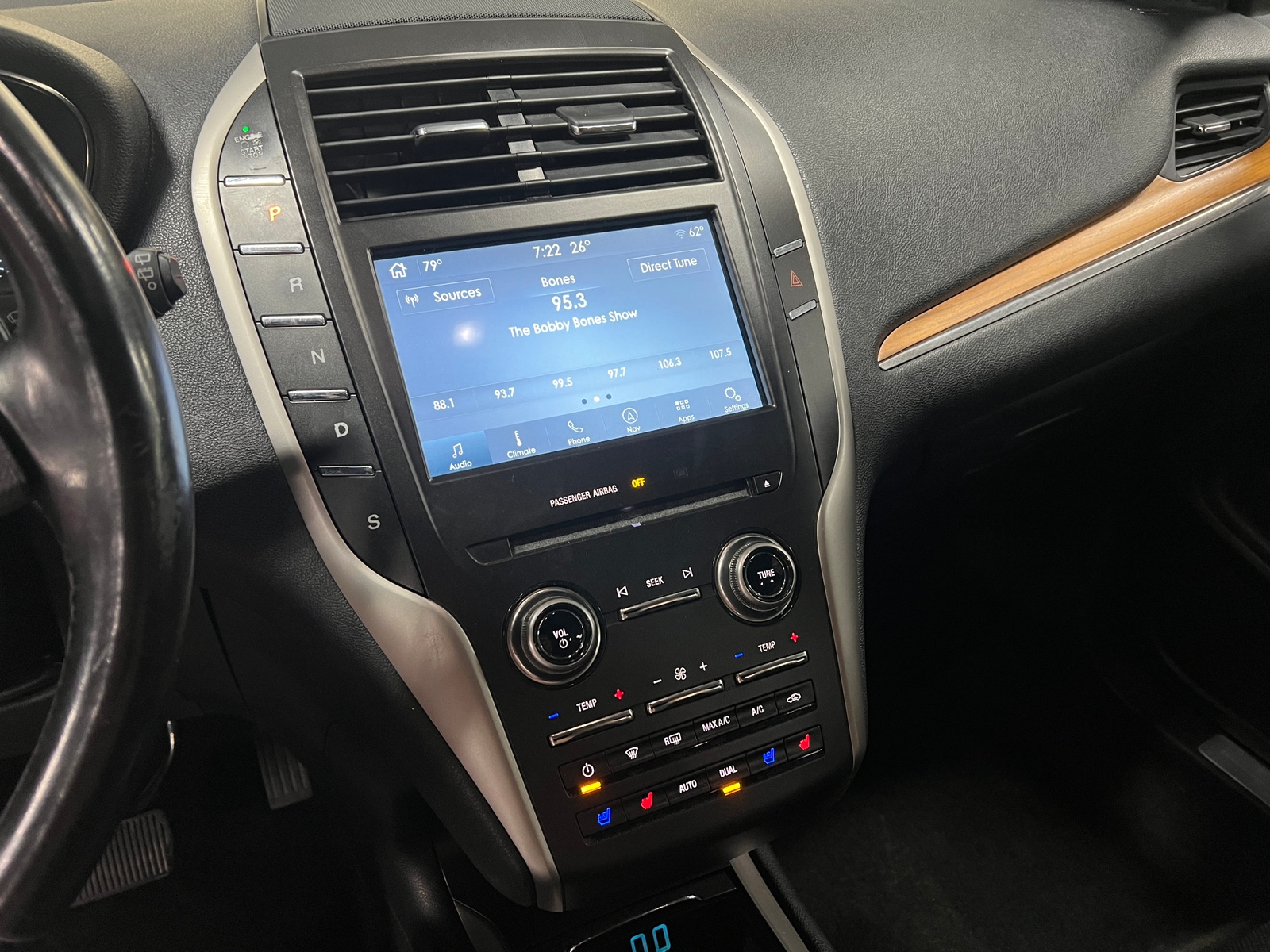 Thumbnail: 2016 Lincoln MKC - 3