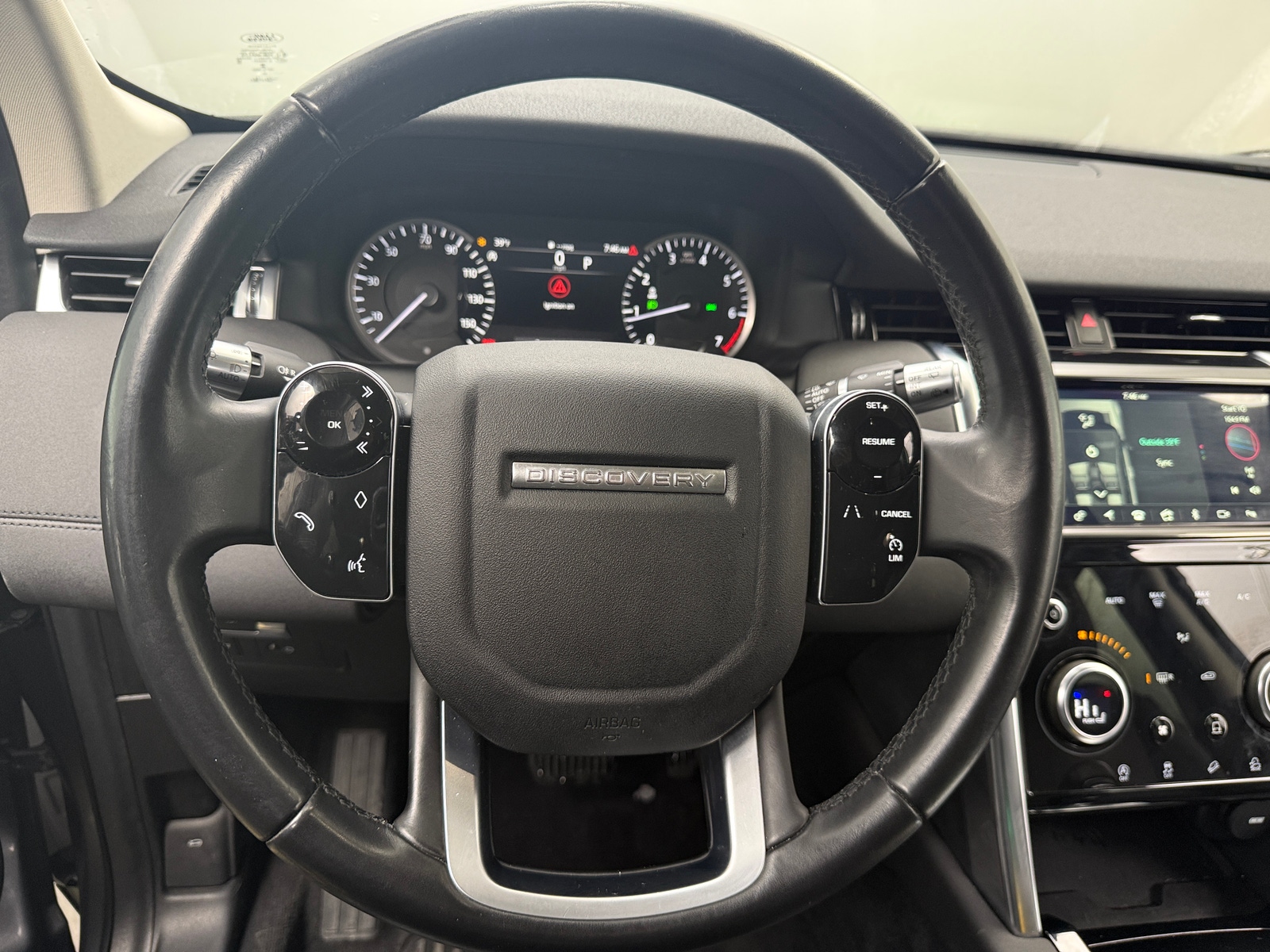 Thumbnail: 2020 Land Rover Discovery Sport - 4