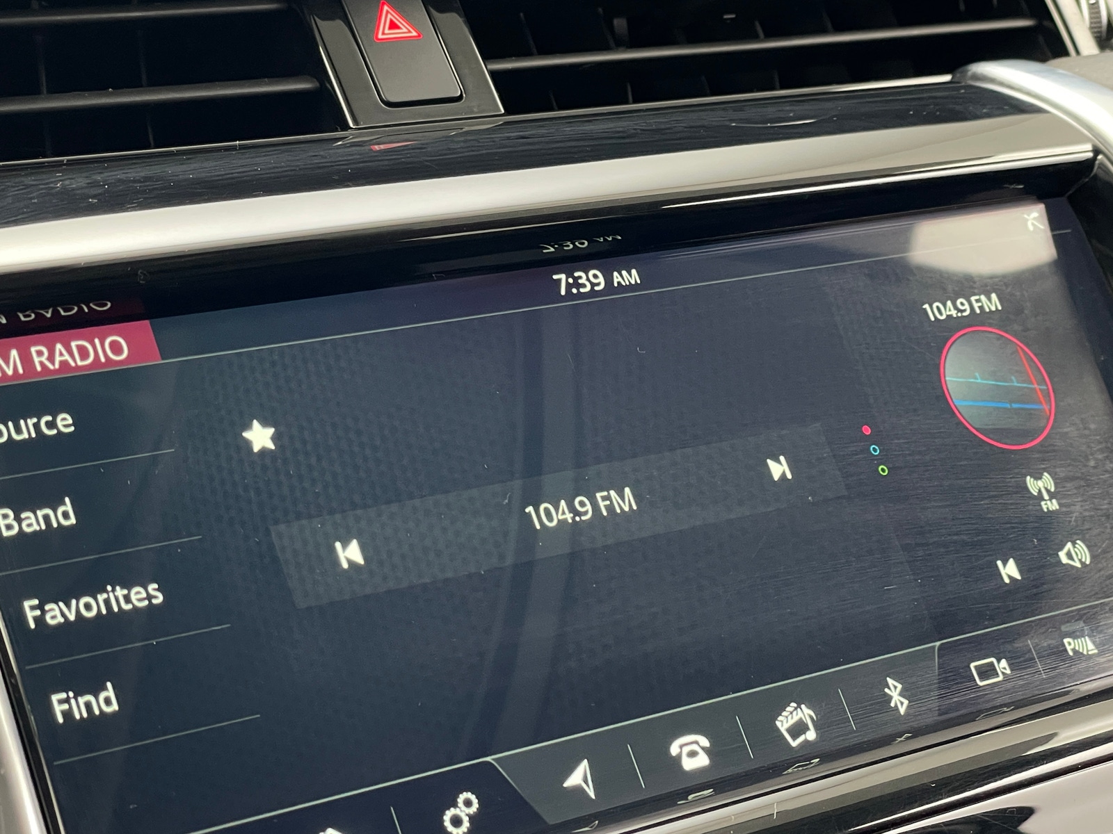 Thumbnail: 2020 Land Rover Discovery Sport - 3