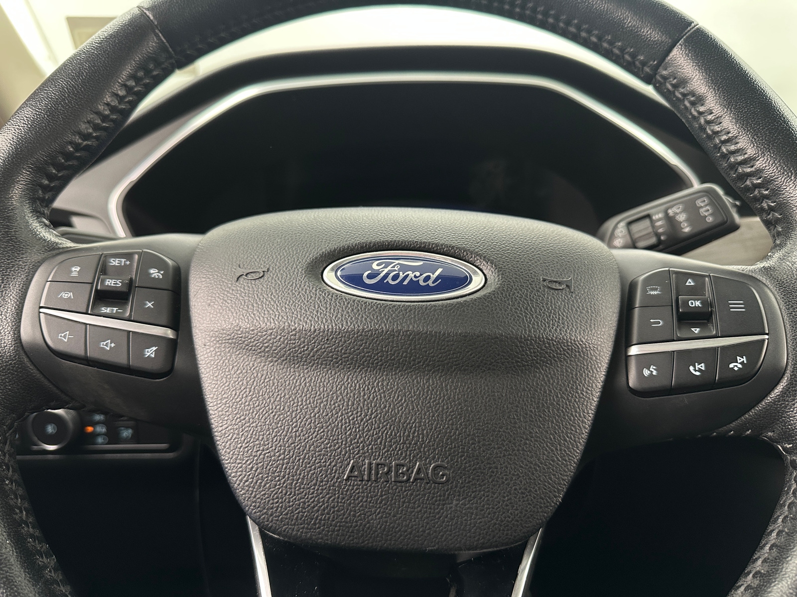 Thumbnail: 2020 Ford Escape - 4