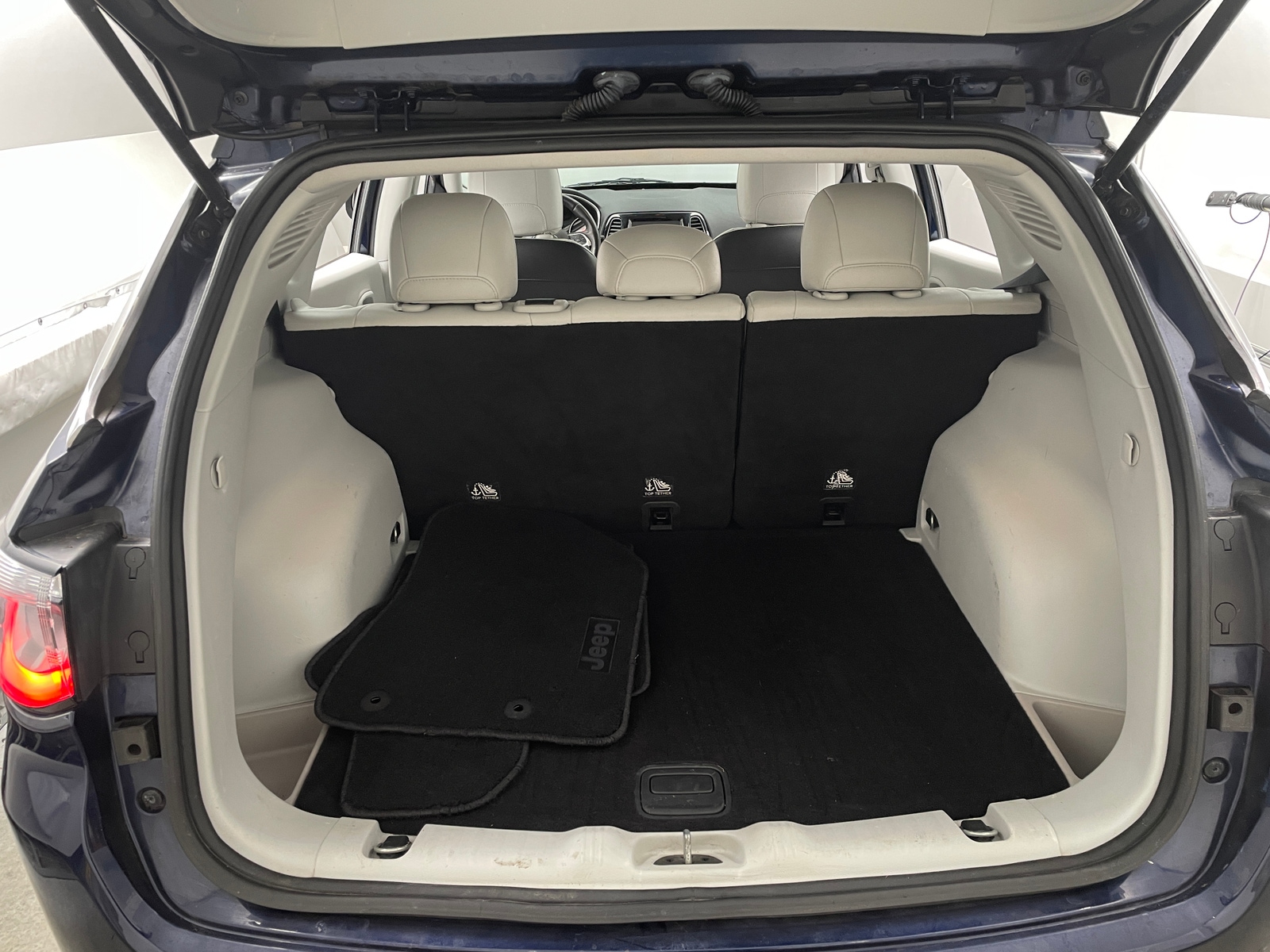 Thumbnail: 2018 Jeep Compass - 6