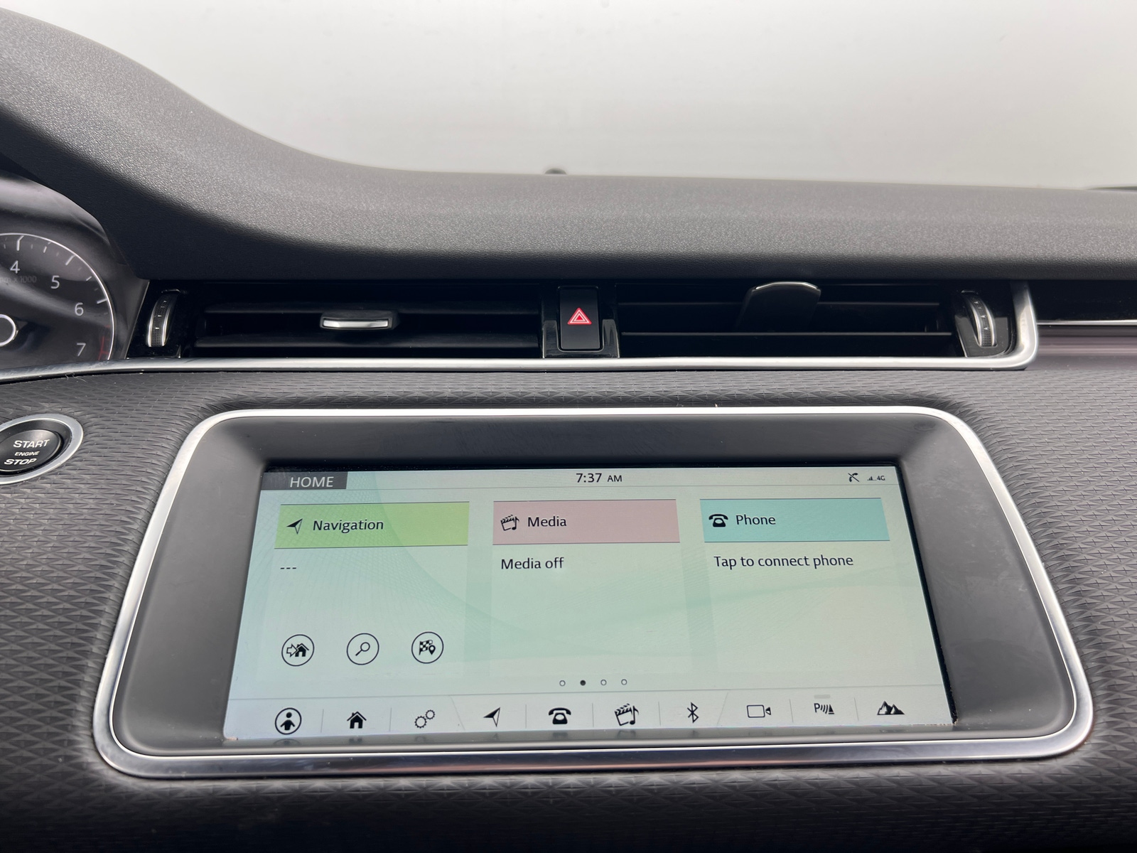 Thumbnail: 2020 Land Rover Range Rover Evoque - 3