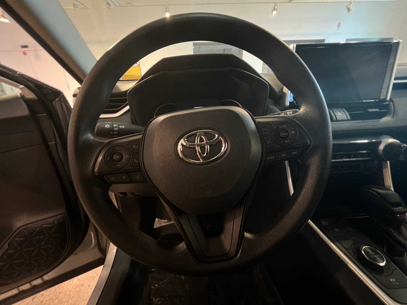 Thumbnail: 2025 Toyota RAV4 - 5