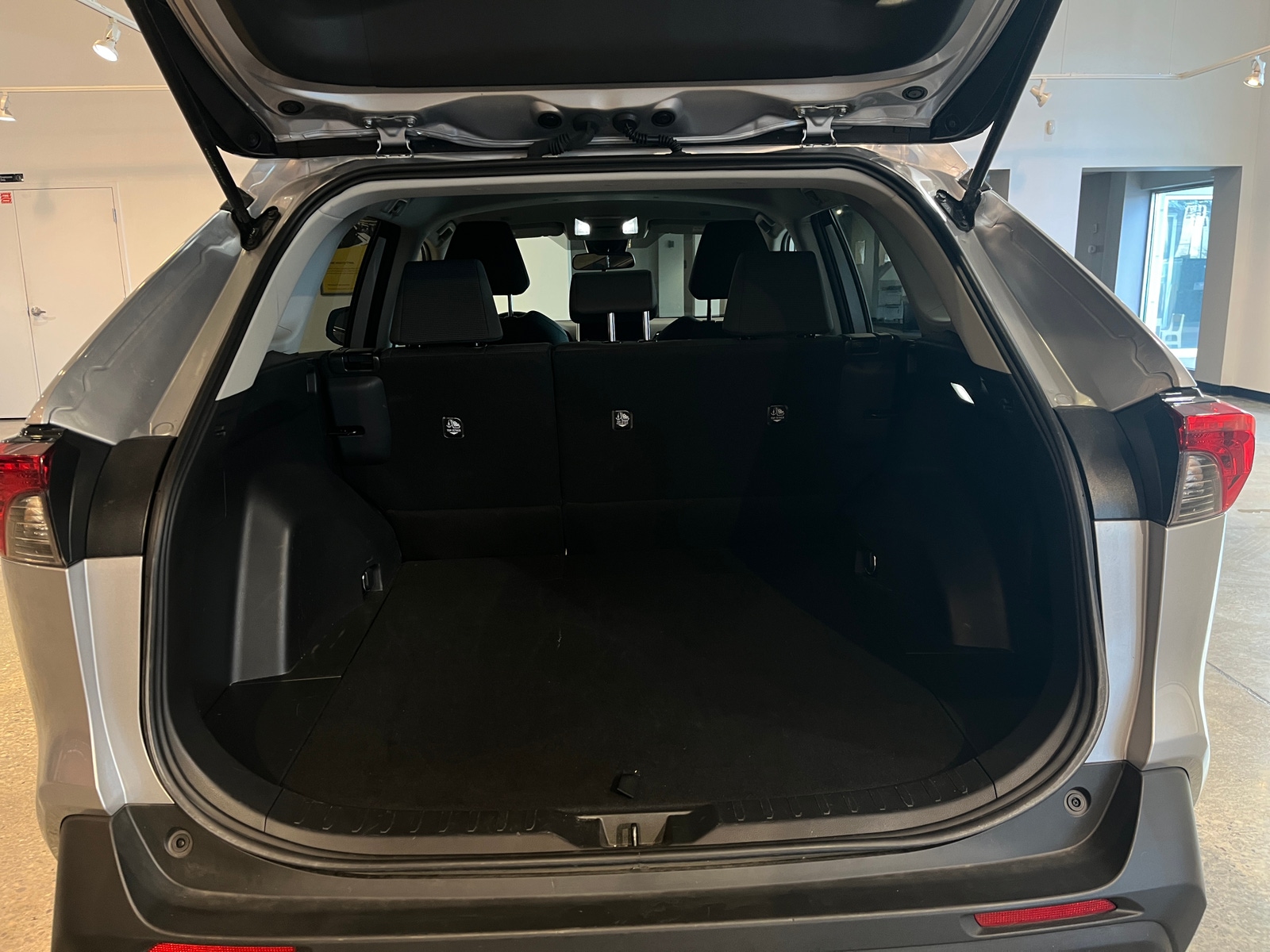 Thumbnail: 2025 Toyota RAV4 - 6