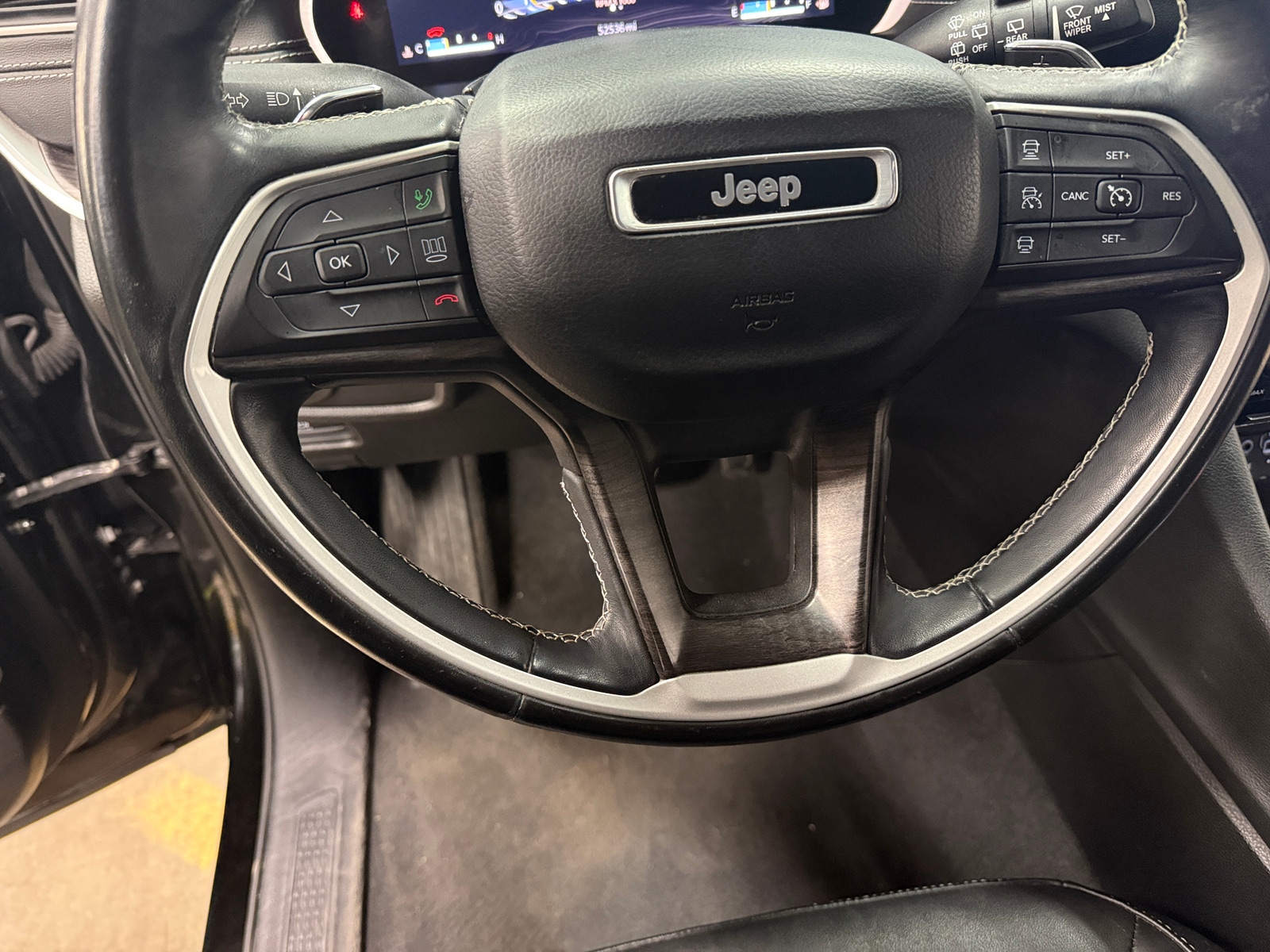 Thumbnail: 2021 Jeep Grand Cherokee L - 4