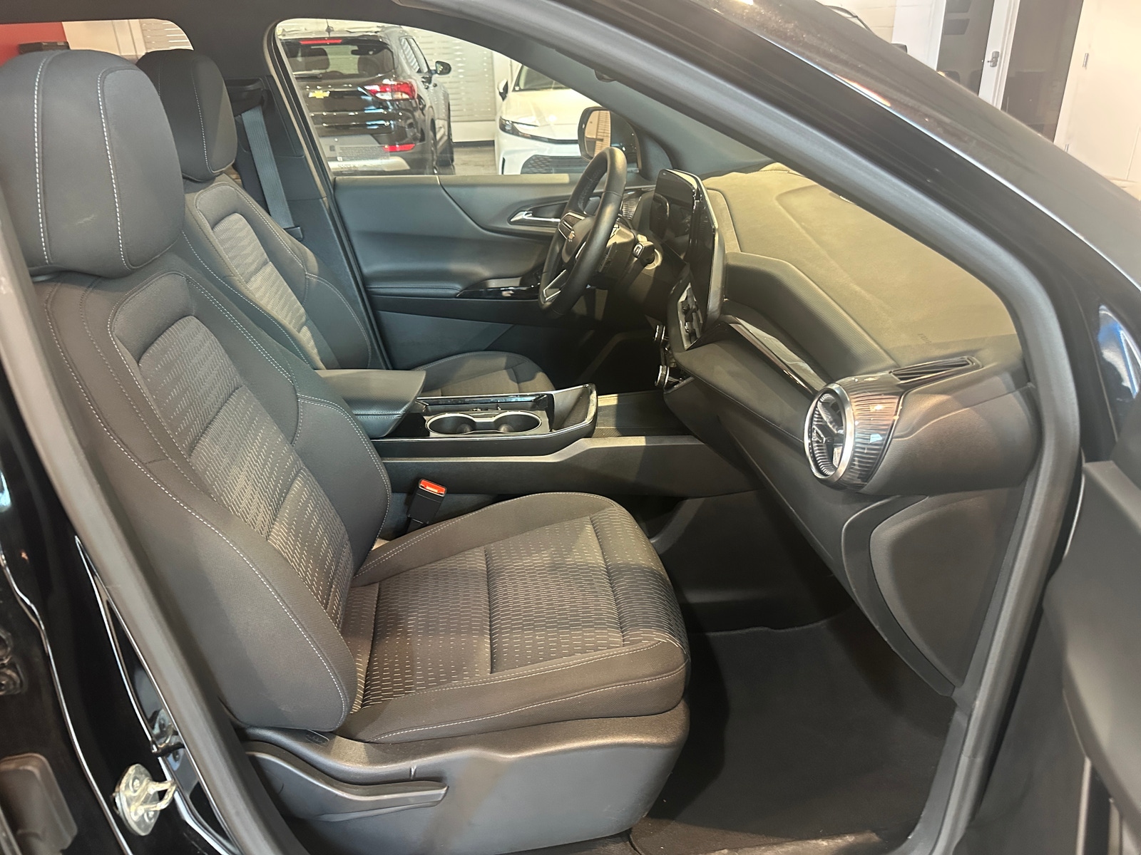 Thumbnail: 2025 Chevrolet Equinox - 2