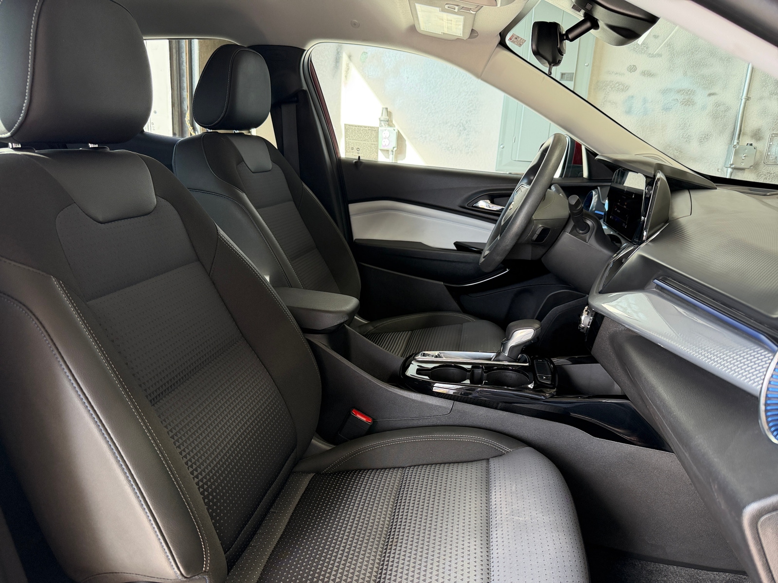 Thumbnail: 2025 Chevrolet Trax - 2