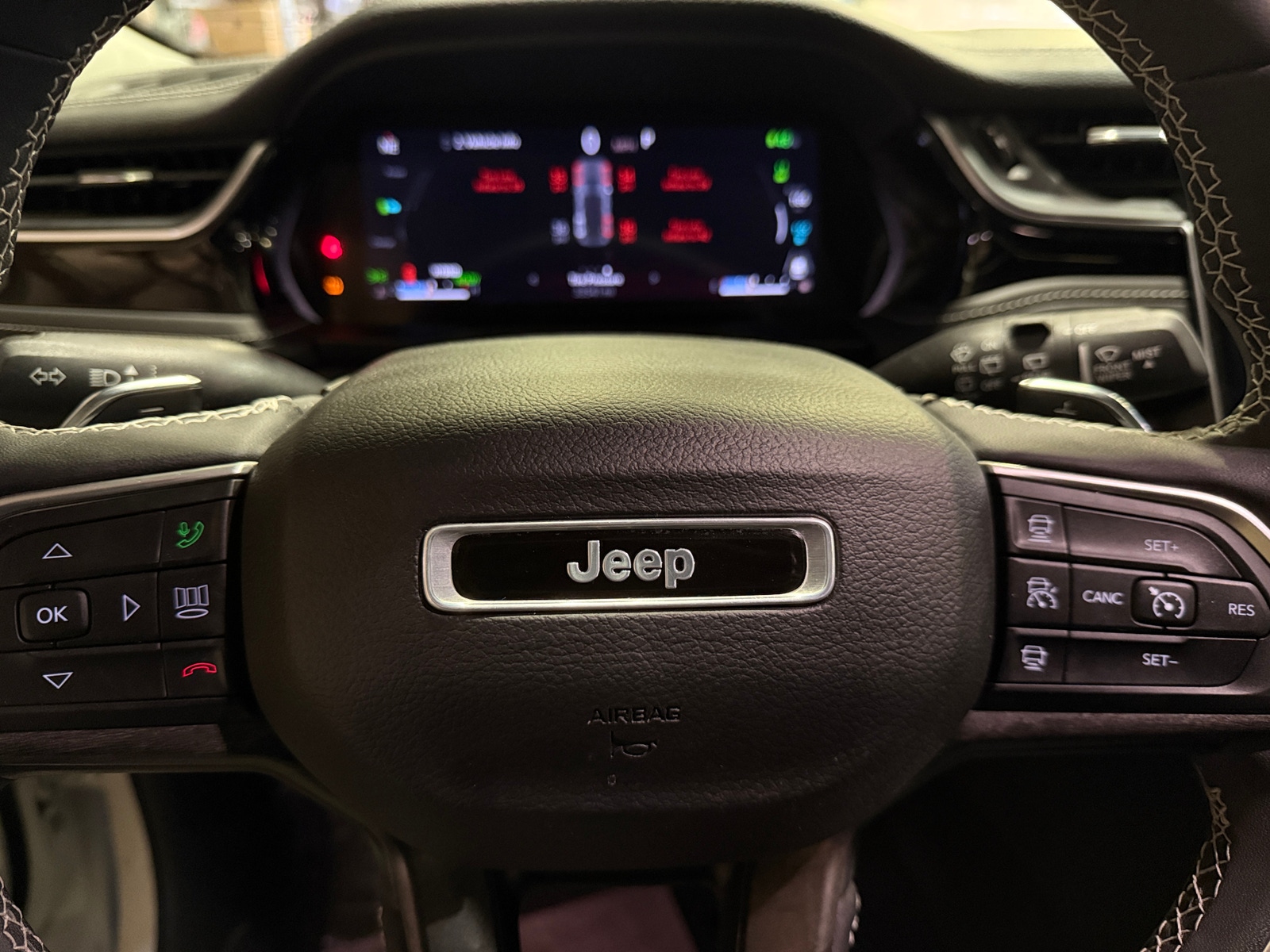 Thumbnail: 2023 Jeep Grand Cherokee - 4