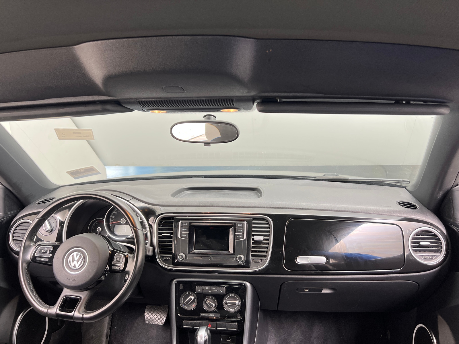 Thumbnail: 2018 Volkswagen Beetle - 2