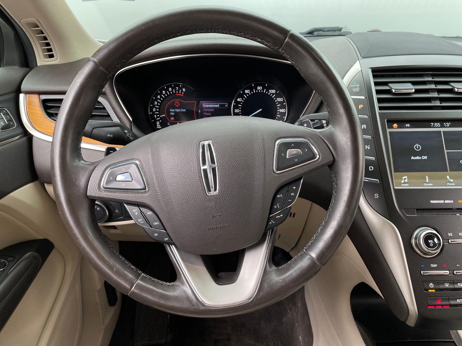 Thumbnail: 2017 Lincoln MKC - 4