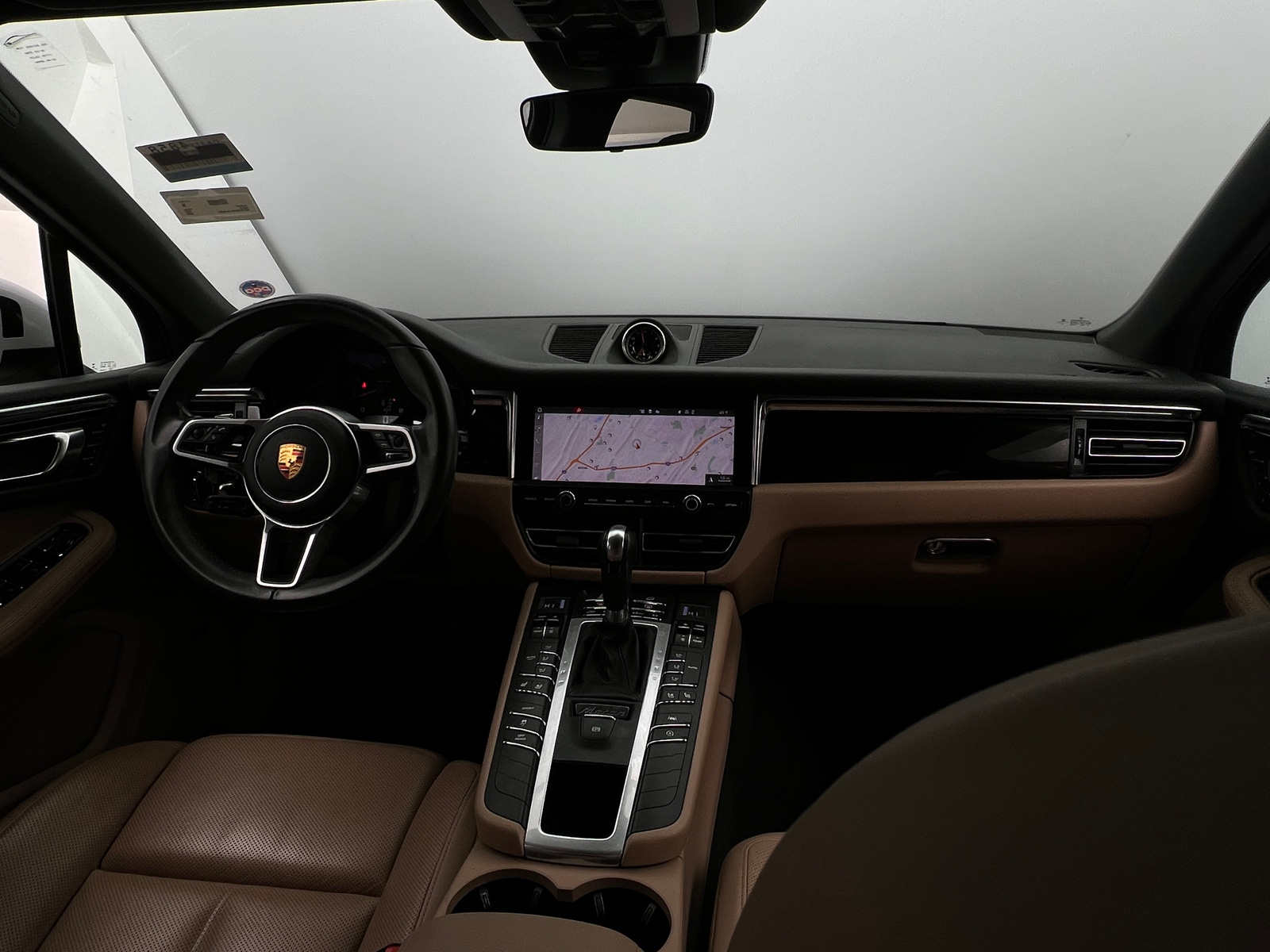 Thumbnail: 2020 Porsche Macan - 2