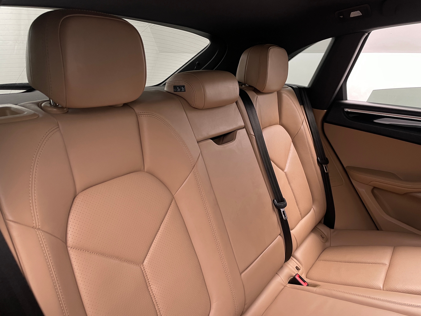 Thumbnail: 2023 Porsche Macan - 5