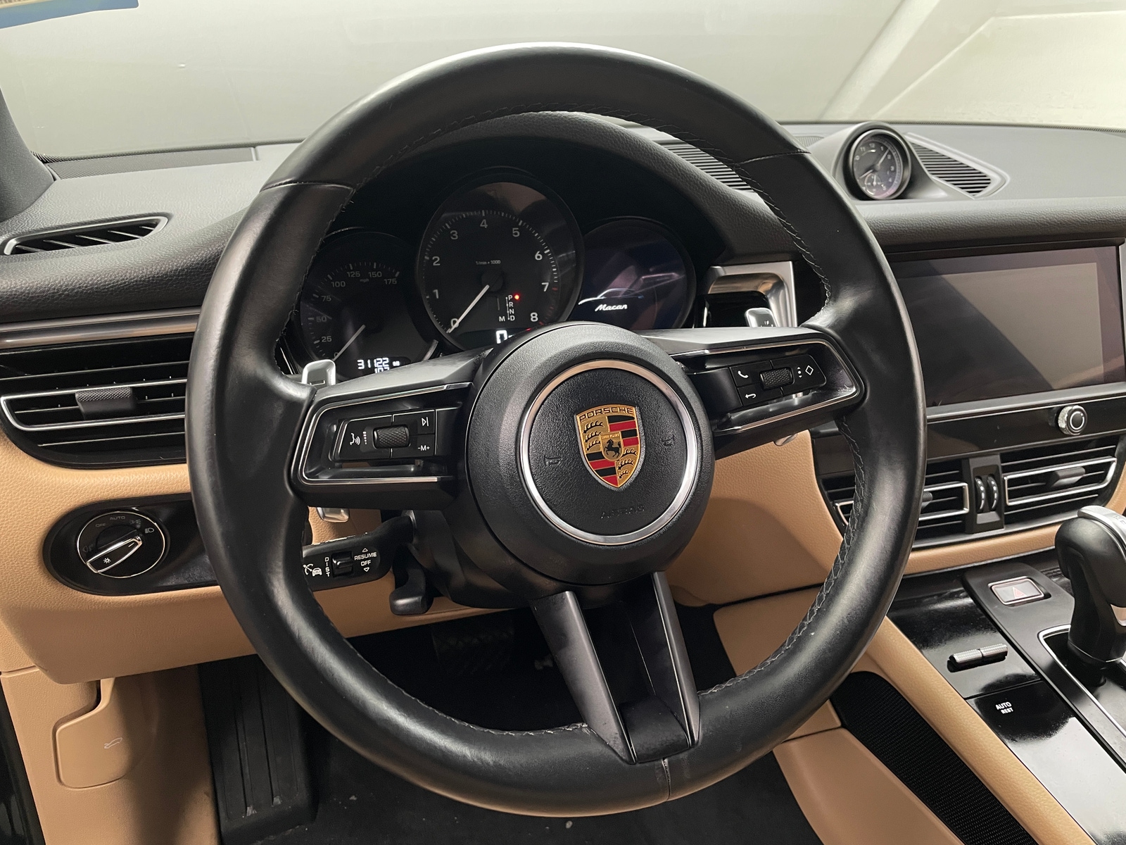 Thumbnail: 2023 Porsche Macan - 4