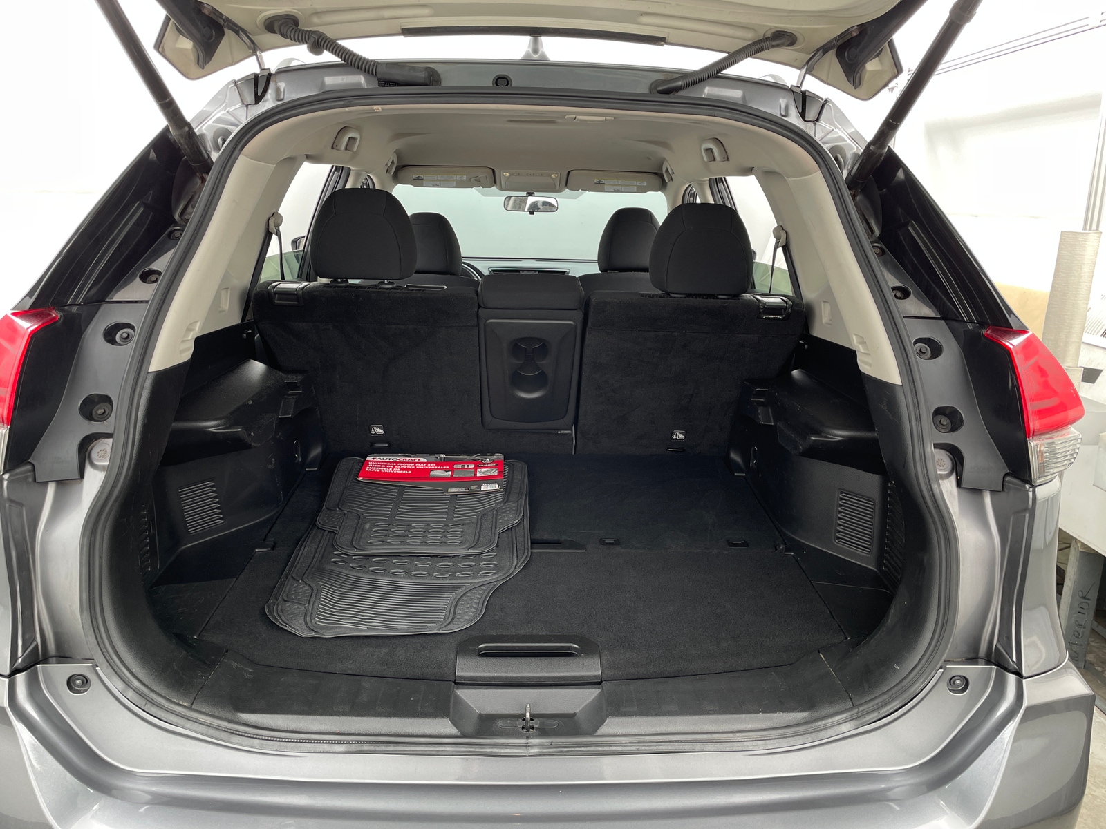 Thumbnail: 2017 Nissan Rogue - 7