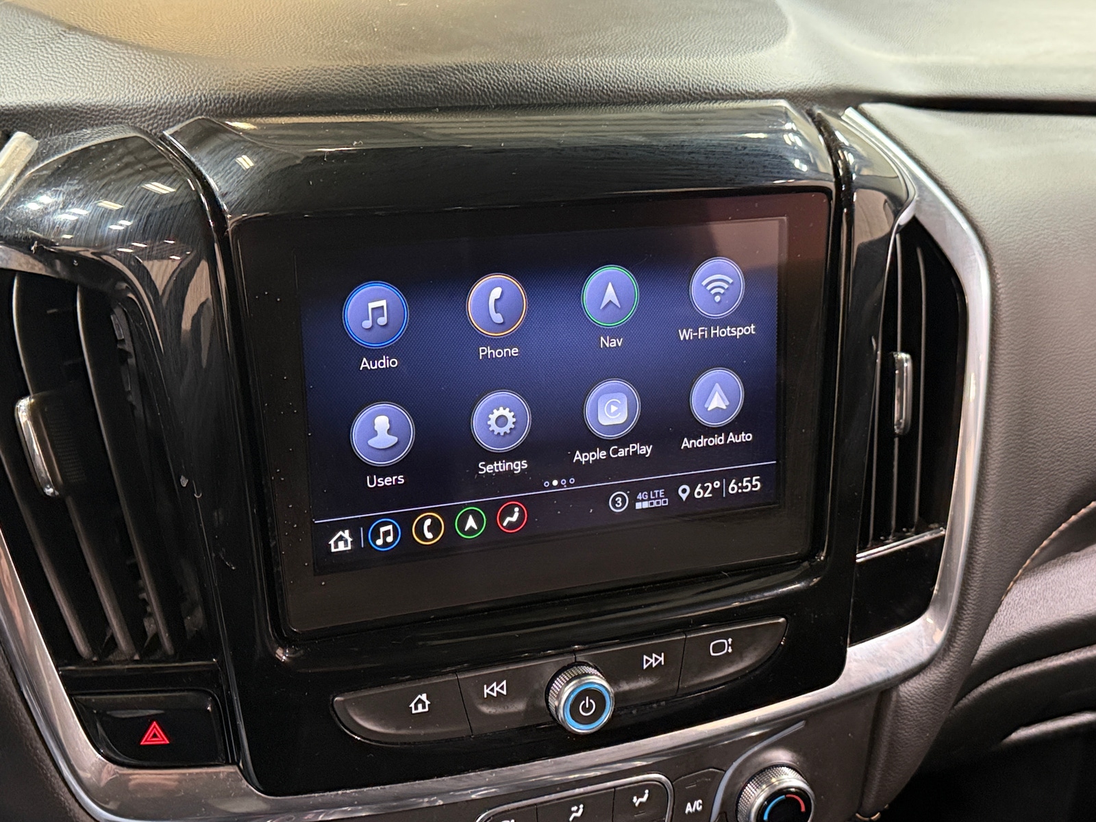 Thumbnail: 2020 Chevrolet Traverse - 3