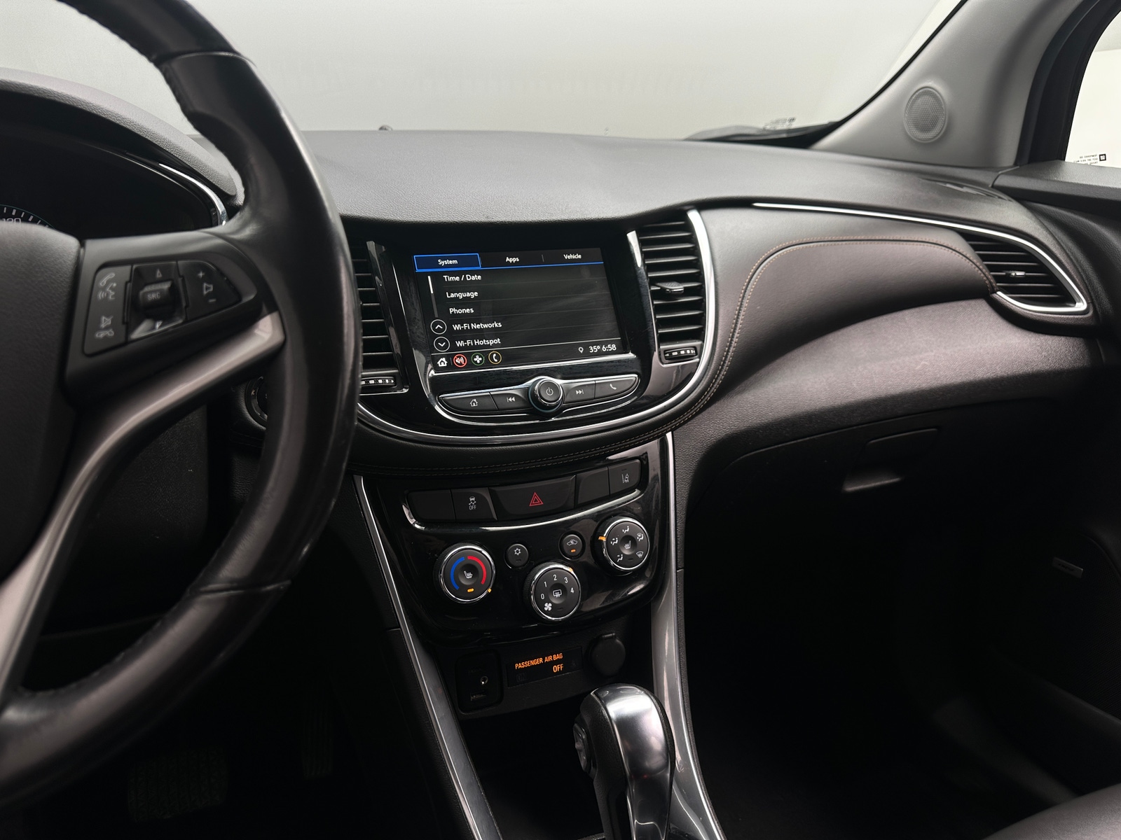 Thumbnail: 2019 Chevrolet Trax - 3