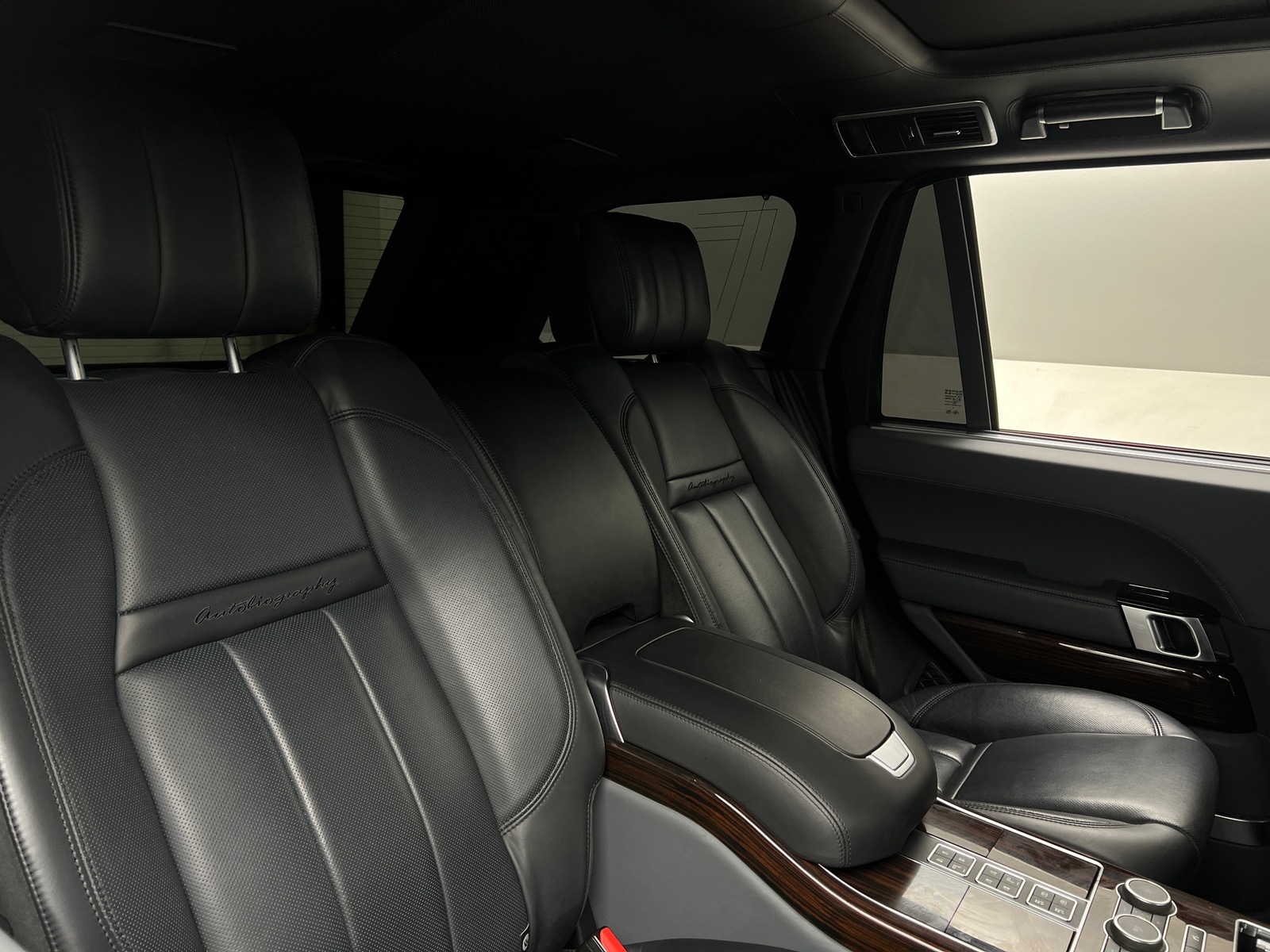 Thumbnail: 2016 Land Rover Range Rover - 5