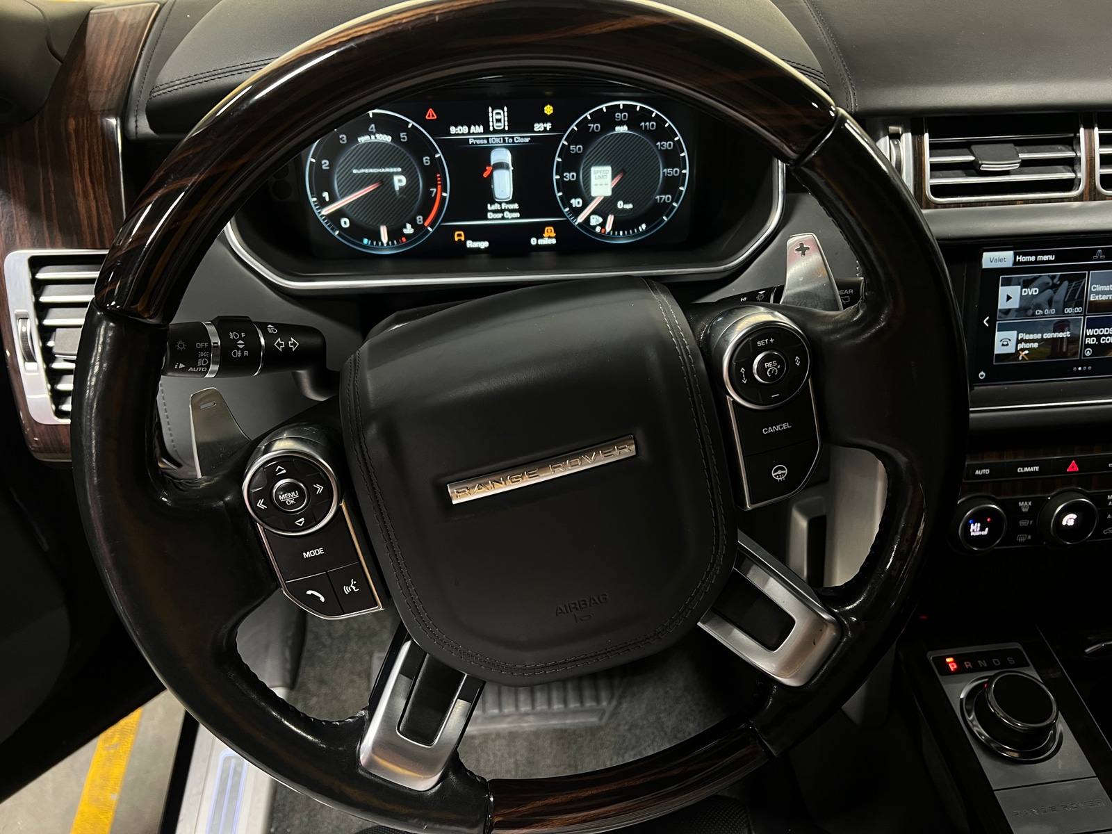 Thumbnail: 2016 Land Rover Range Rover - 4