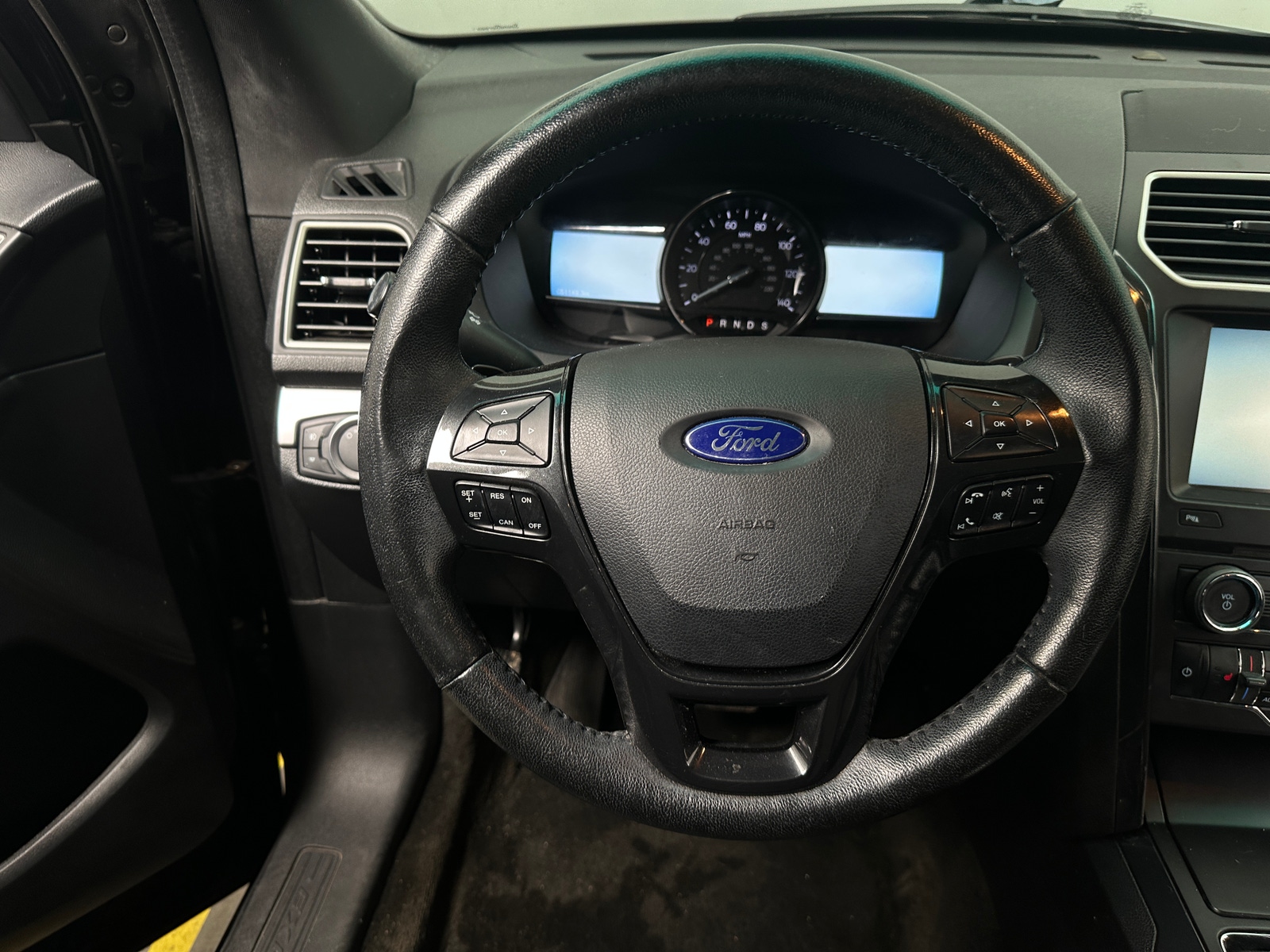 Thumbnail: 2016 Ford Explorer - 5