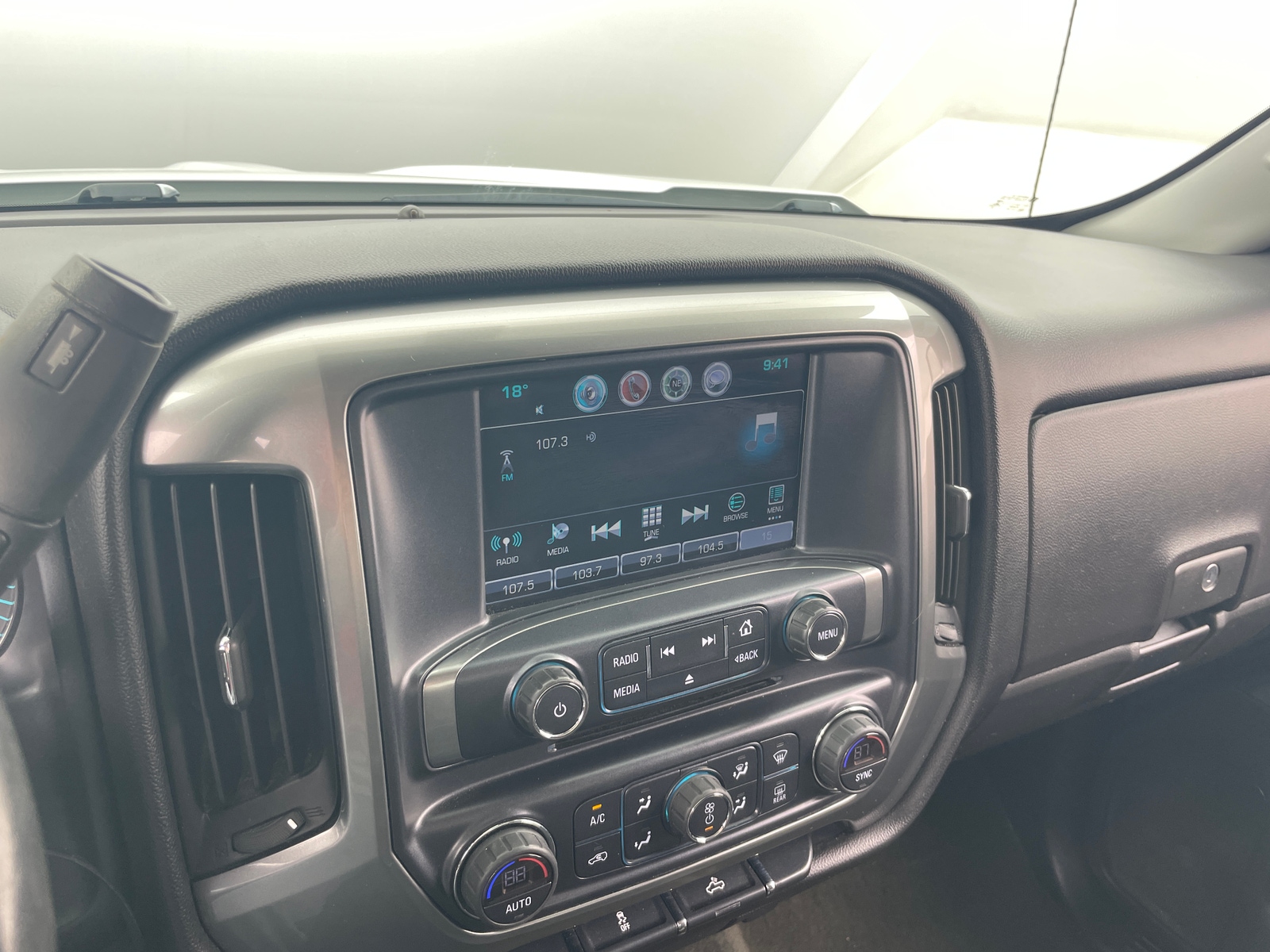 Thumbnail: 2017 Chevrolet Silverado 1500 - 4