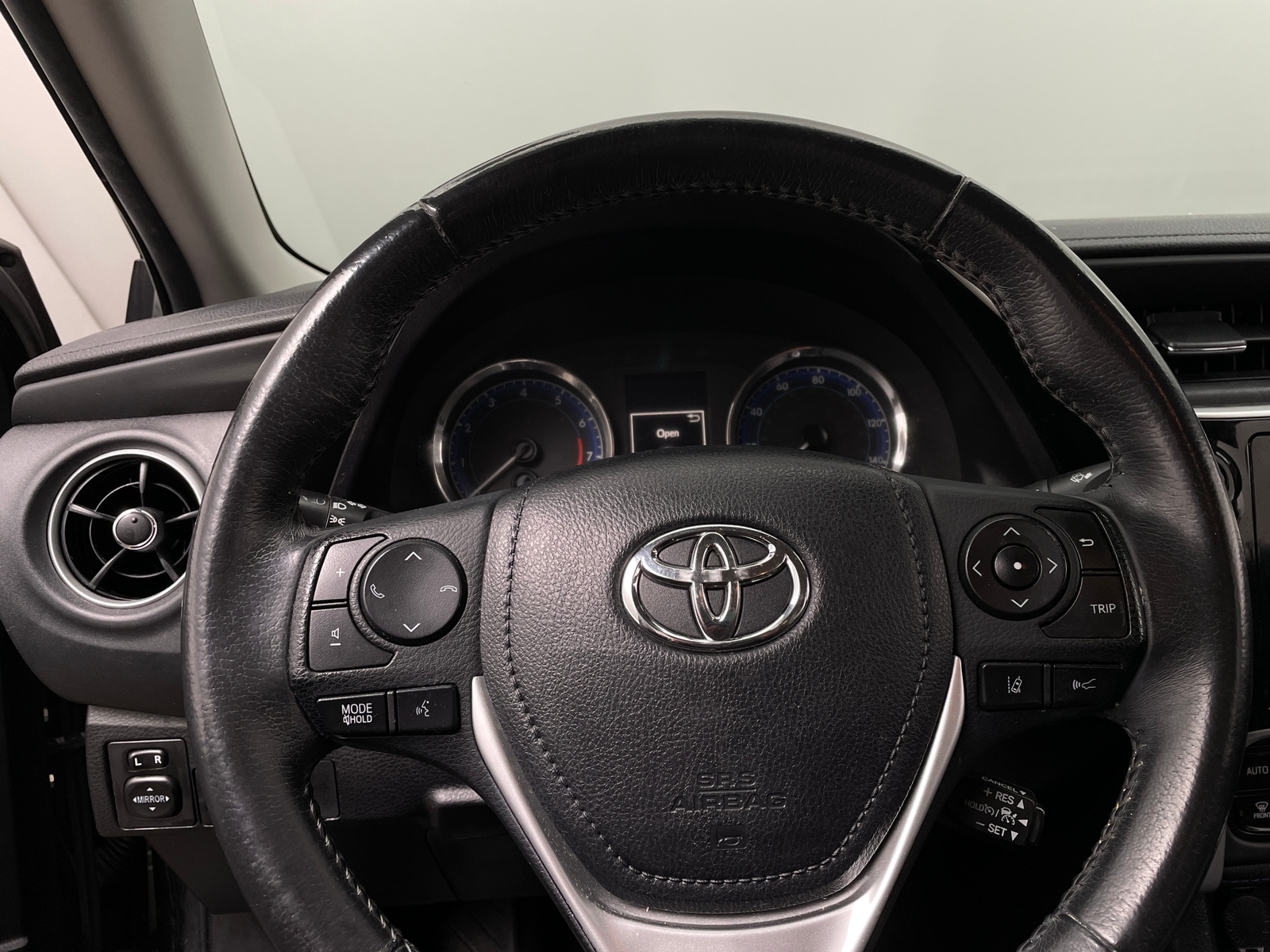 Thumbnail: 2018 Toyota Corolla - 4