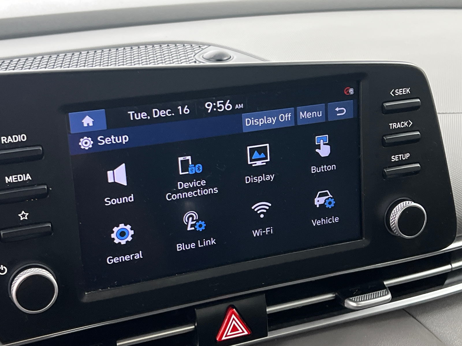 Thumbnail: 2022 Hyundai Elantra - 4