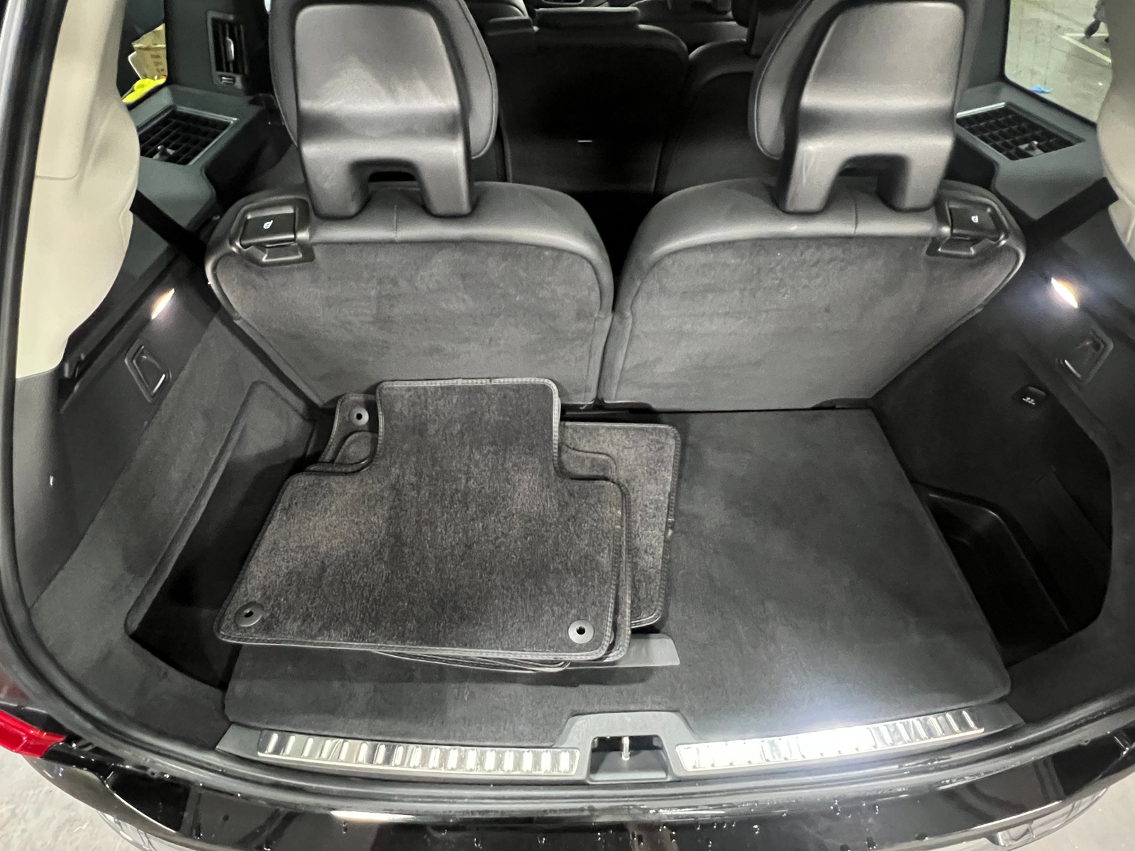 Thumbnail: 2023 Volvo XC90 - 6